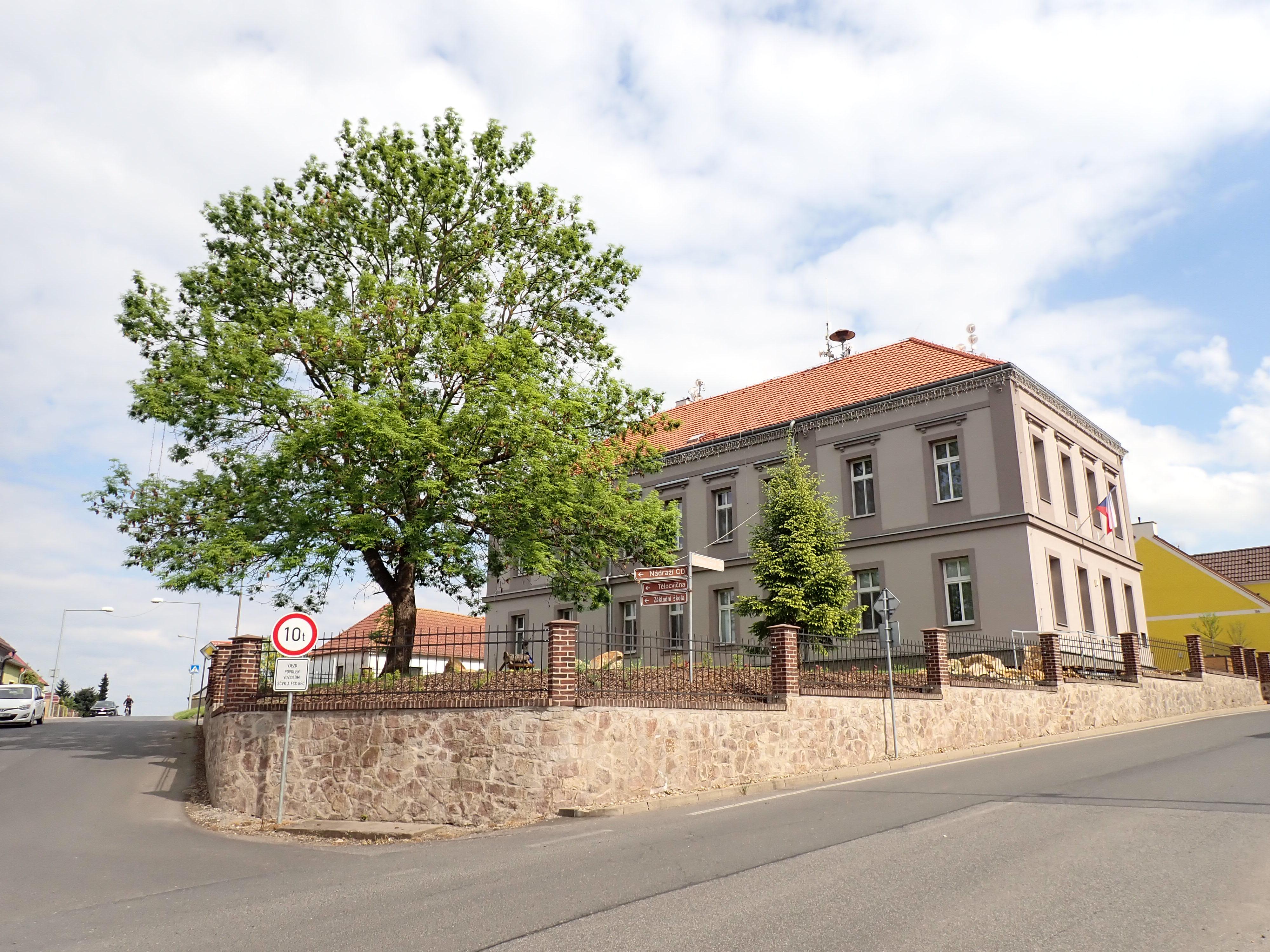 Čížkovice - obecní úřad foto 4