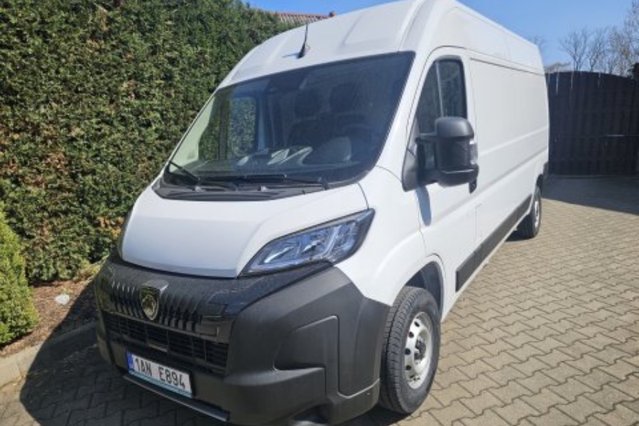 Půjčovna dodávek – Peugeot Boxer 13 m³ 1AN E894