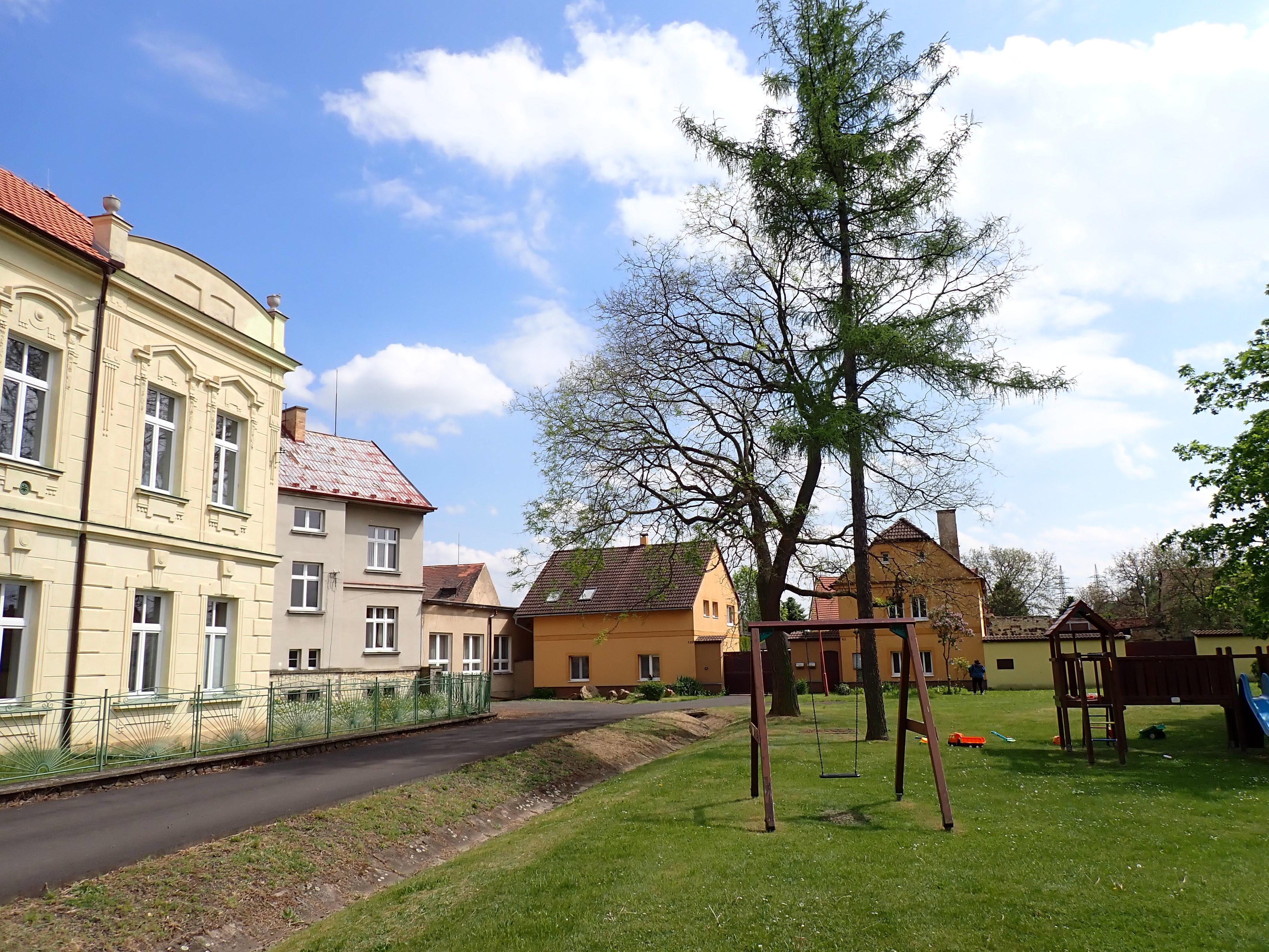 Slatina - obecní úřad foto 3