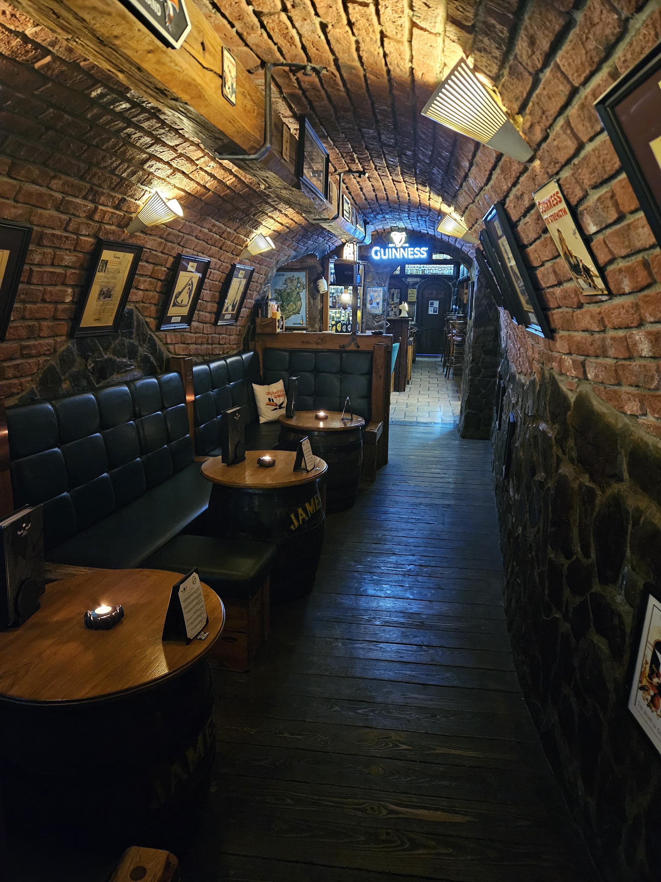 The BLACK STUFF Irish Pub & Whisky Bar foto 5