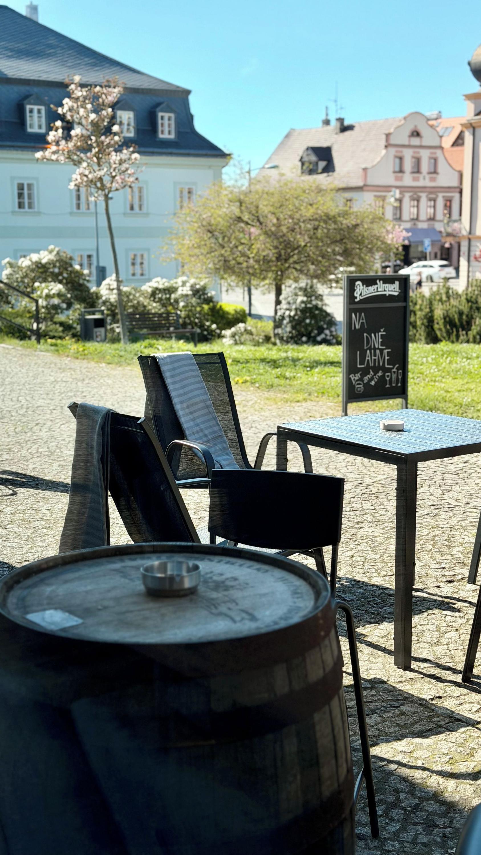 NA DNĚ LAHVE bar&wine foto 1