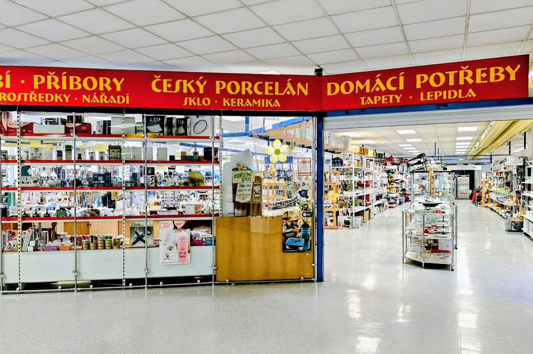 DOMÁCÍ POTŘEBY a TAPETY v OD LABE v 1. patře foto 1