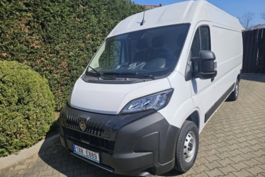 Půjčovna dodávek – Peugeot Boxer 13 m³  1AN E889