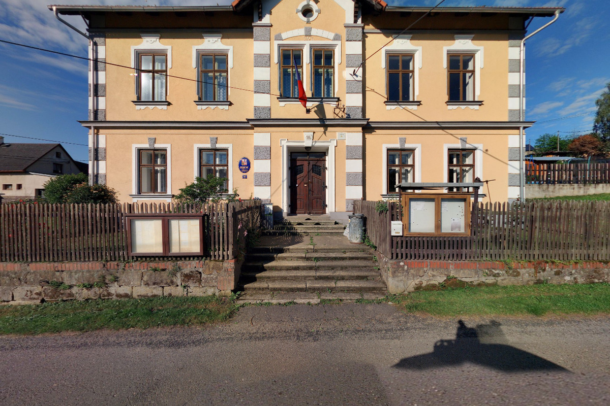 Janovice v Podještědí - obecní úřad foto 2