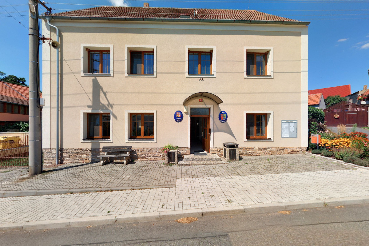Jedomělice - obecní úřad foto 3