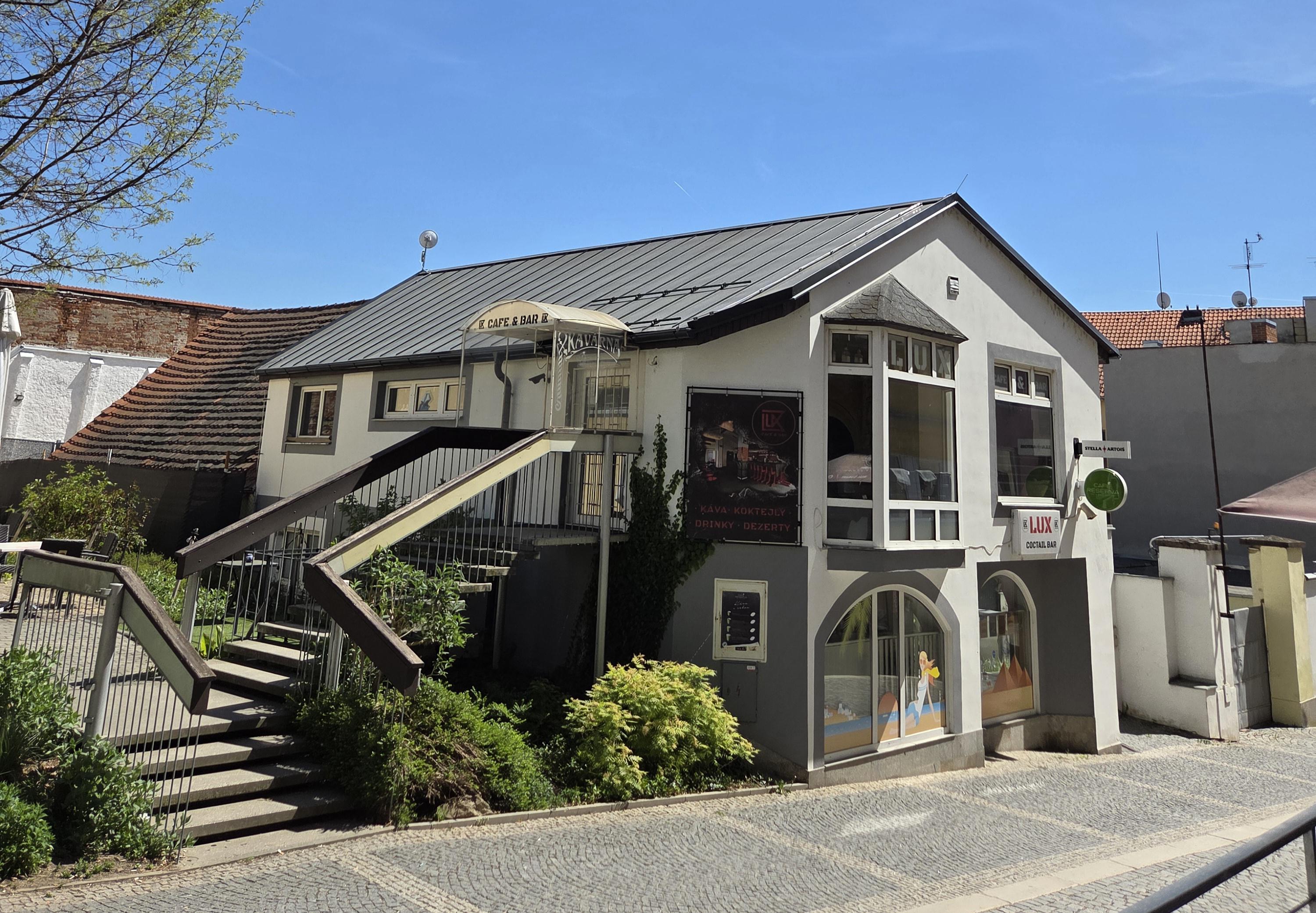 LUX Cafe&Bar
