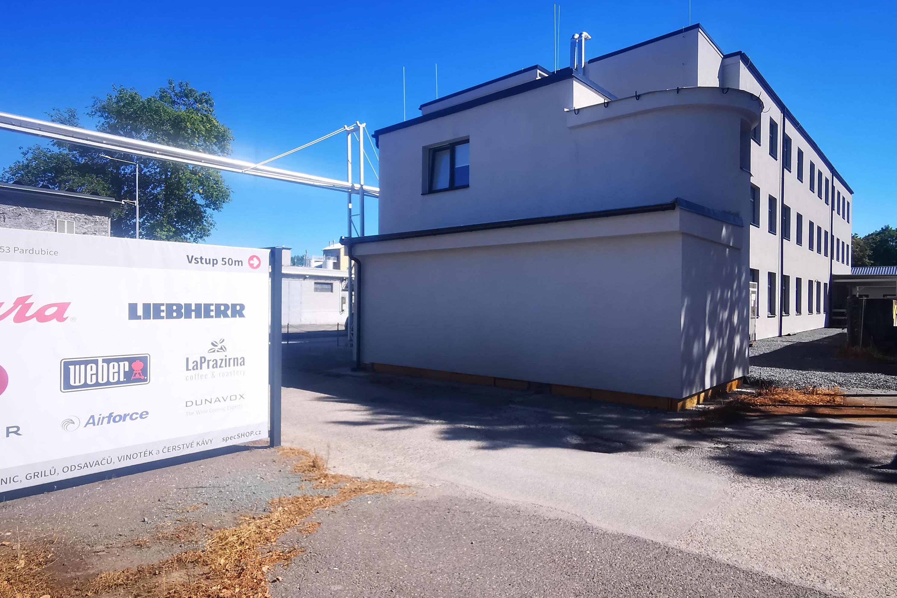 LIEBHERR - Topchlazeni.cz foto 2
