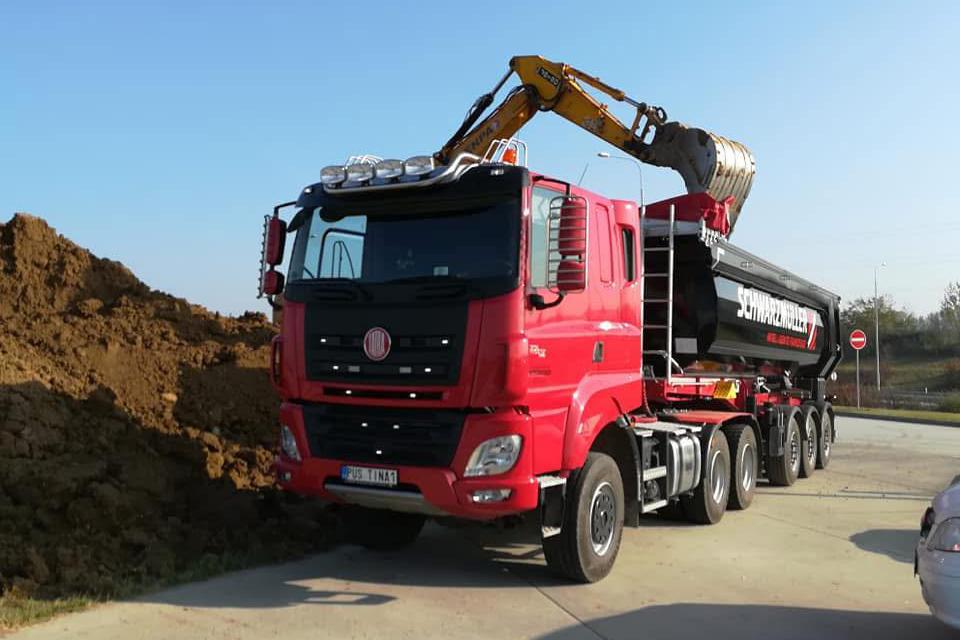 Tatra Phoenix 6x6 s návěsem