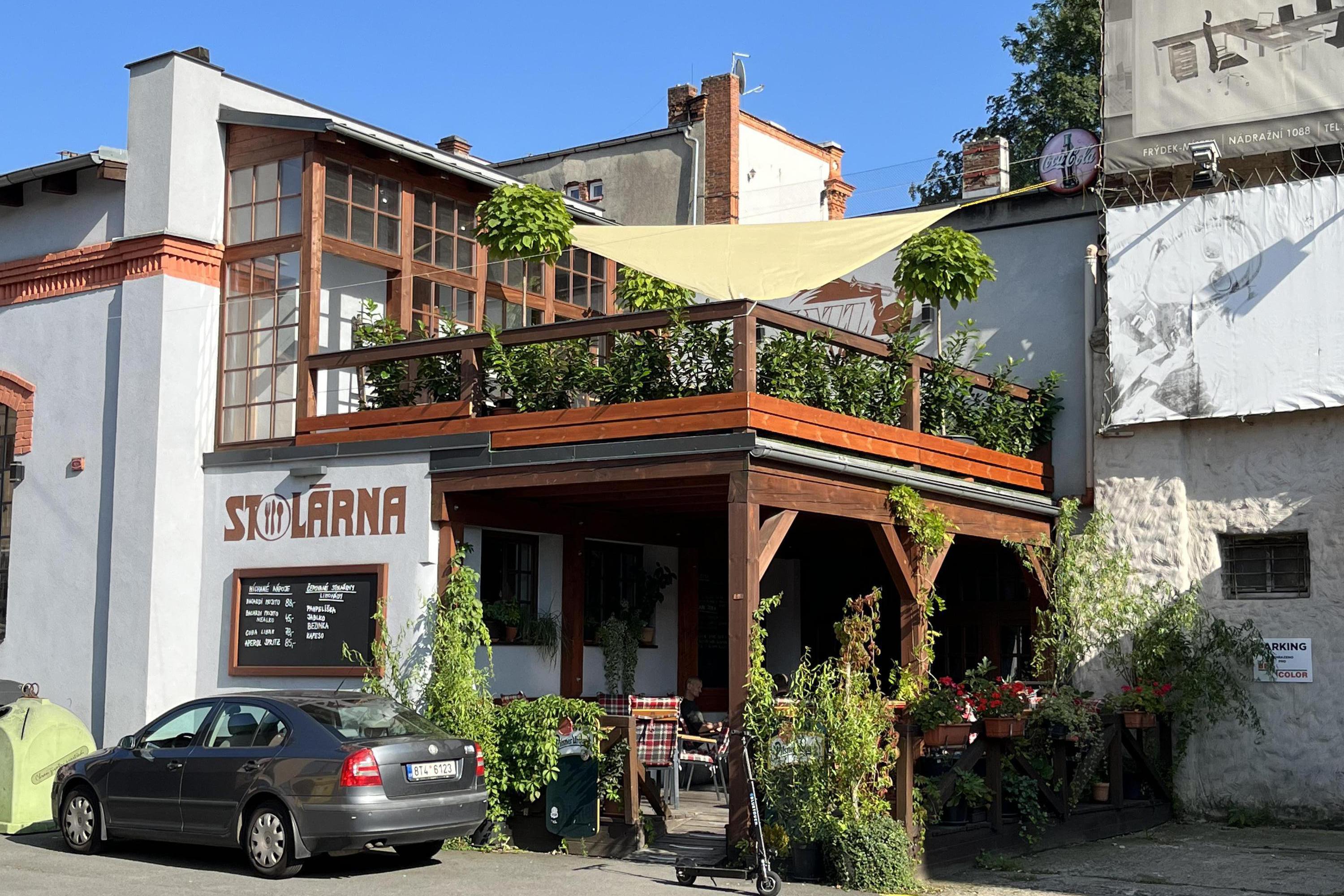 KLUB A RESTAURACE STOLÁRNA
