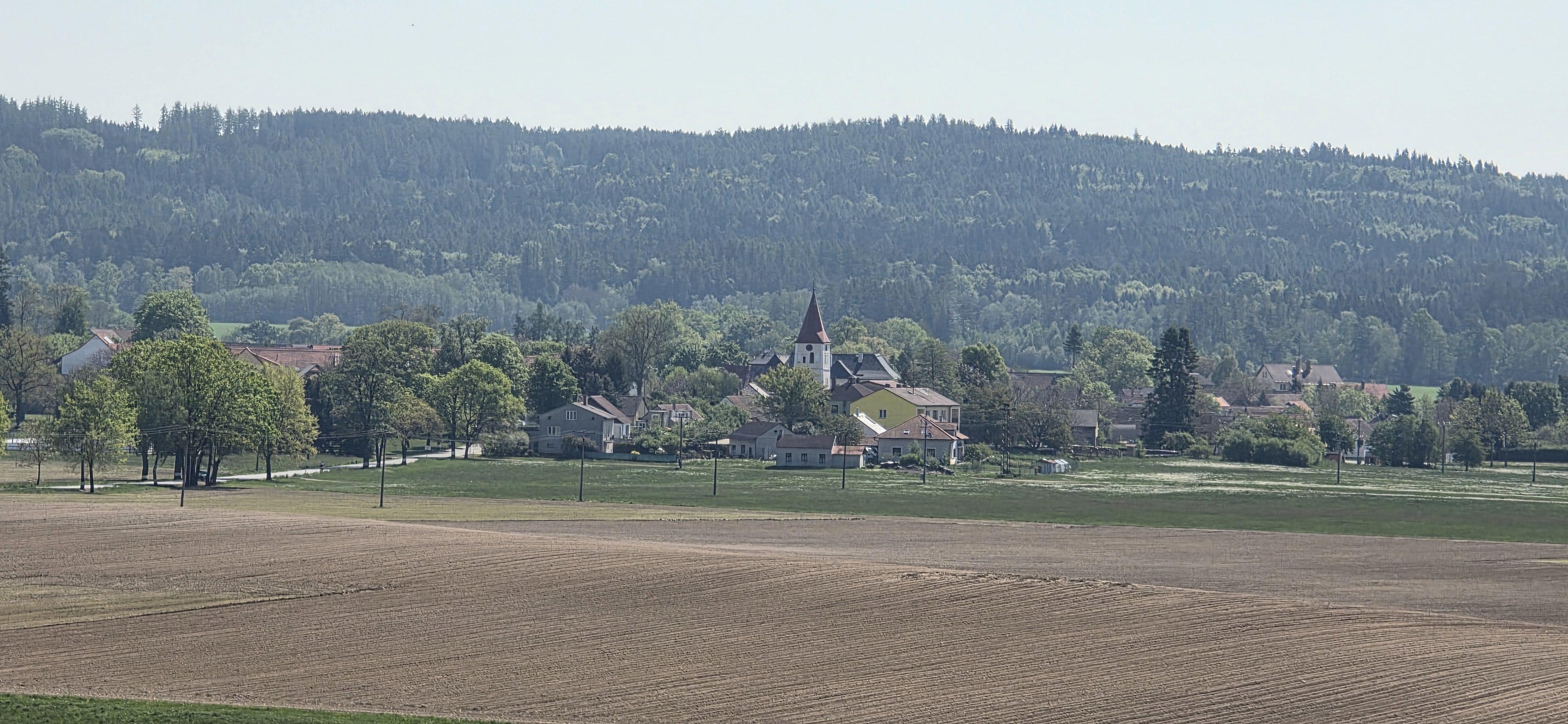 Pluhův Žďár - obecní úřad foto 2