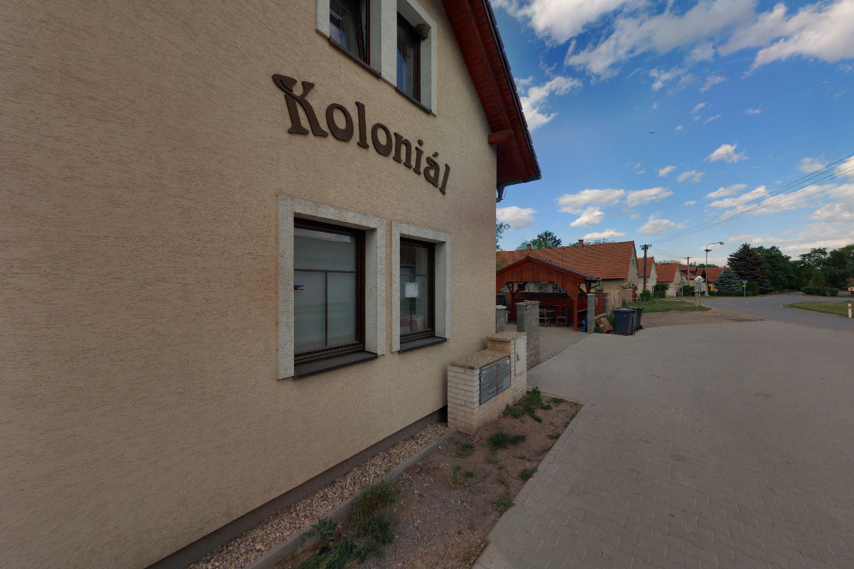 Koloniál