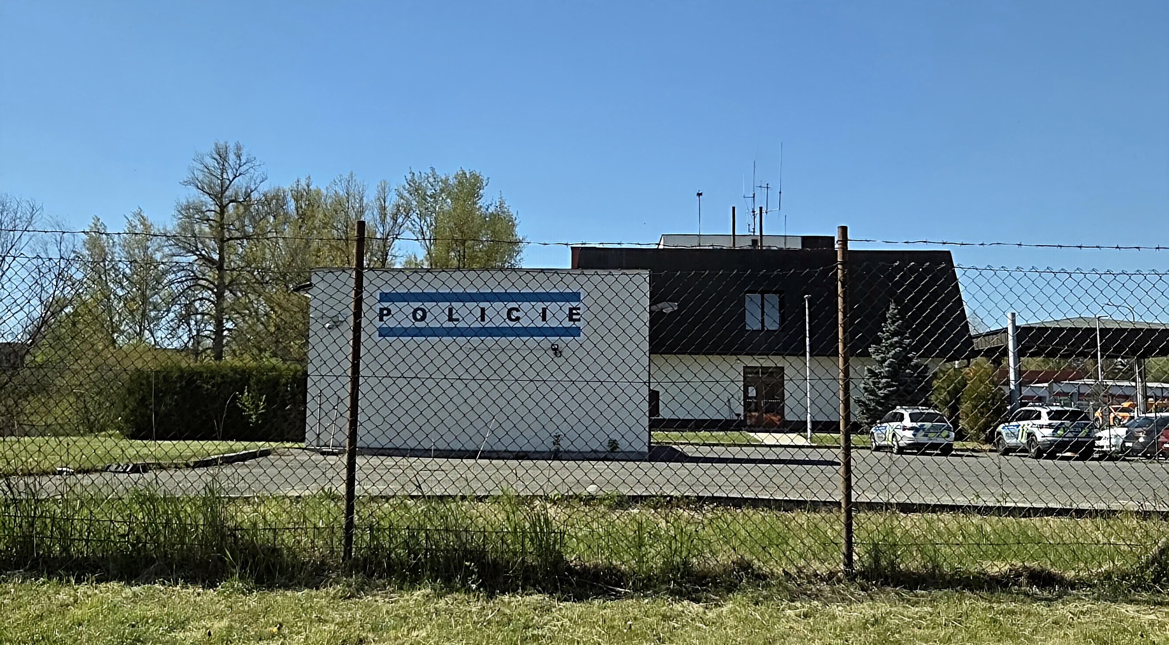 Policie ČR - Dálniční oddělení Rudná foto 2