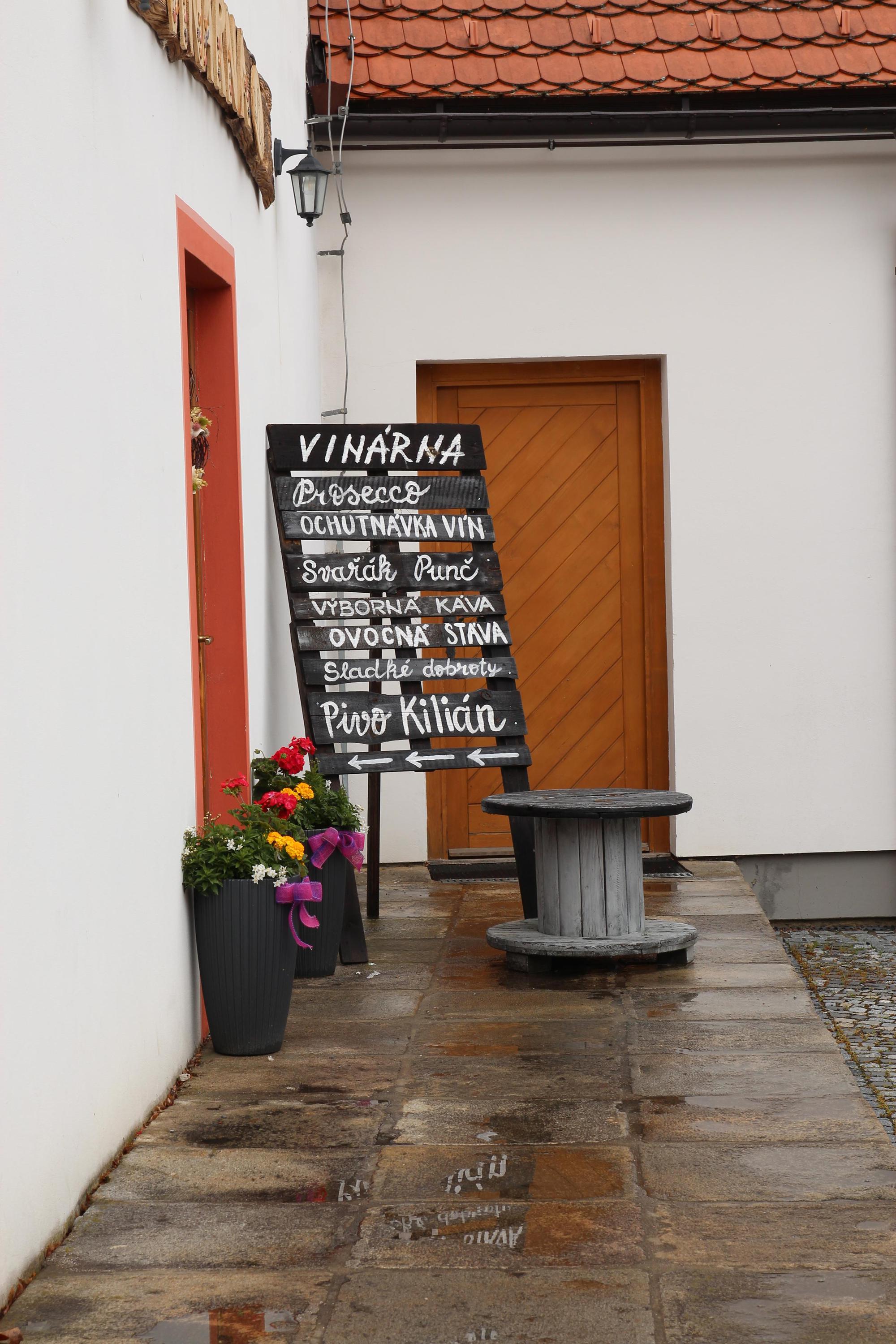 Vinárna Pod Věží foto 2