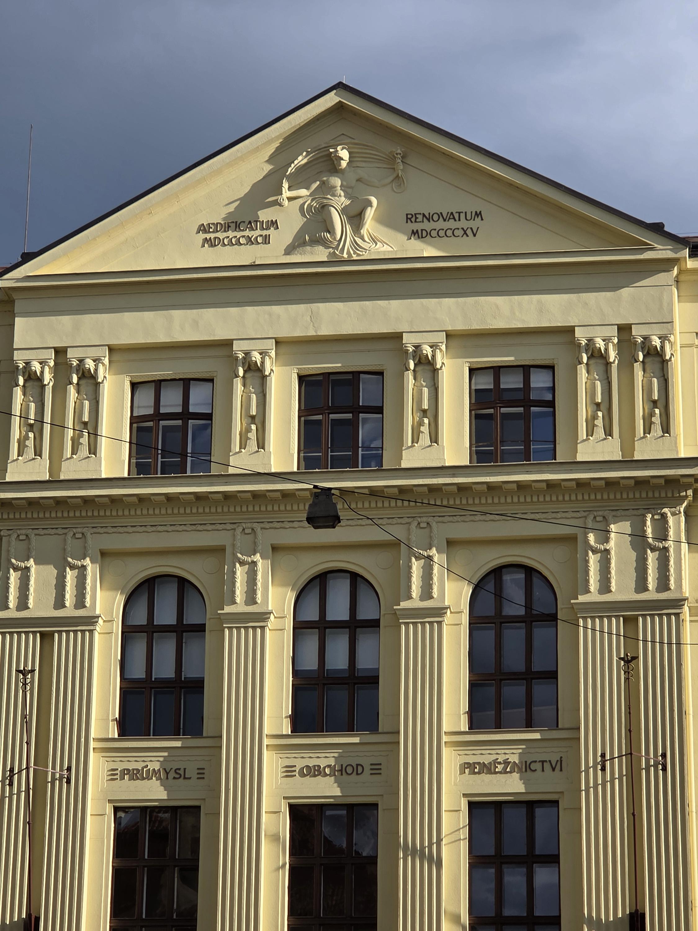 Českoslovanská akademie obchodní Dr. Edvarda Beneše, střední odborná škola, Praha 2 foto 4