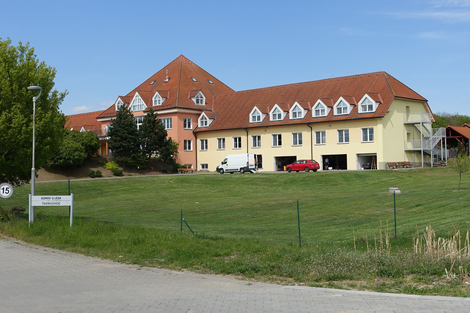 Domov u lesa Tavíkovice