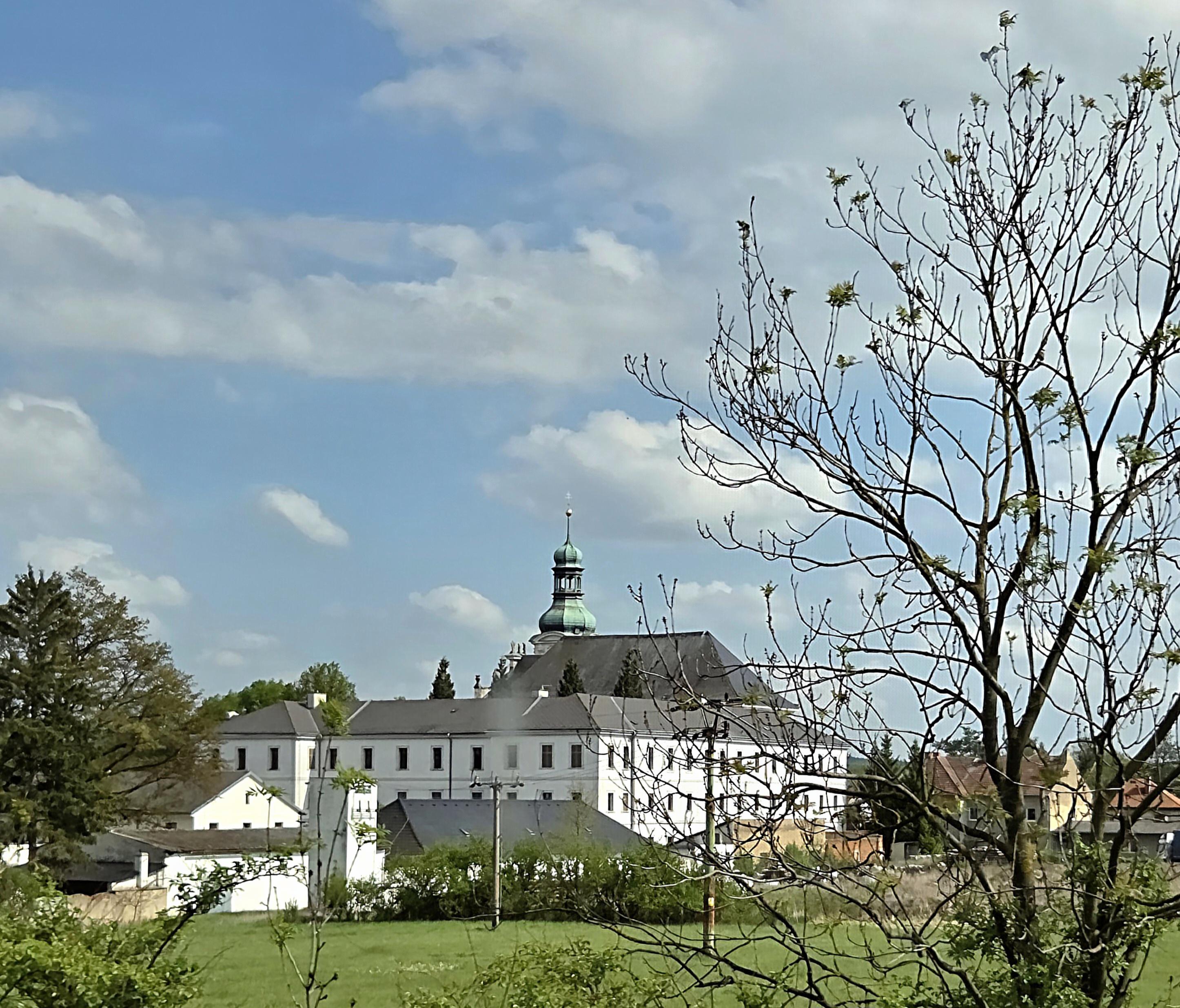 Výchovný ústav, střední škola a školní jídelna, Obořiště 1 foto 4