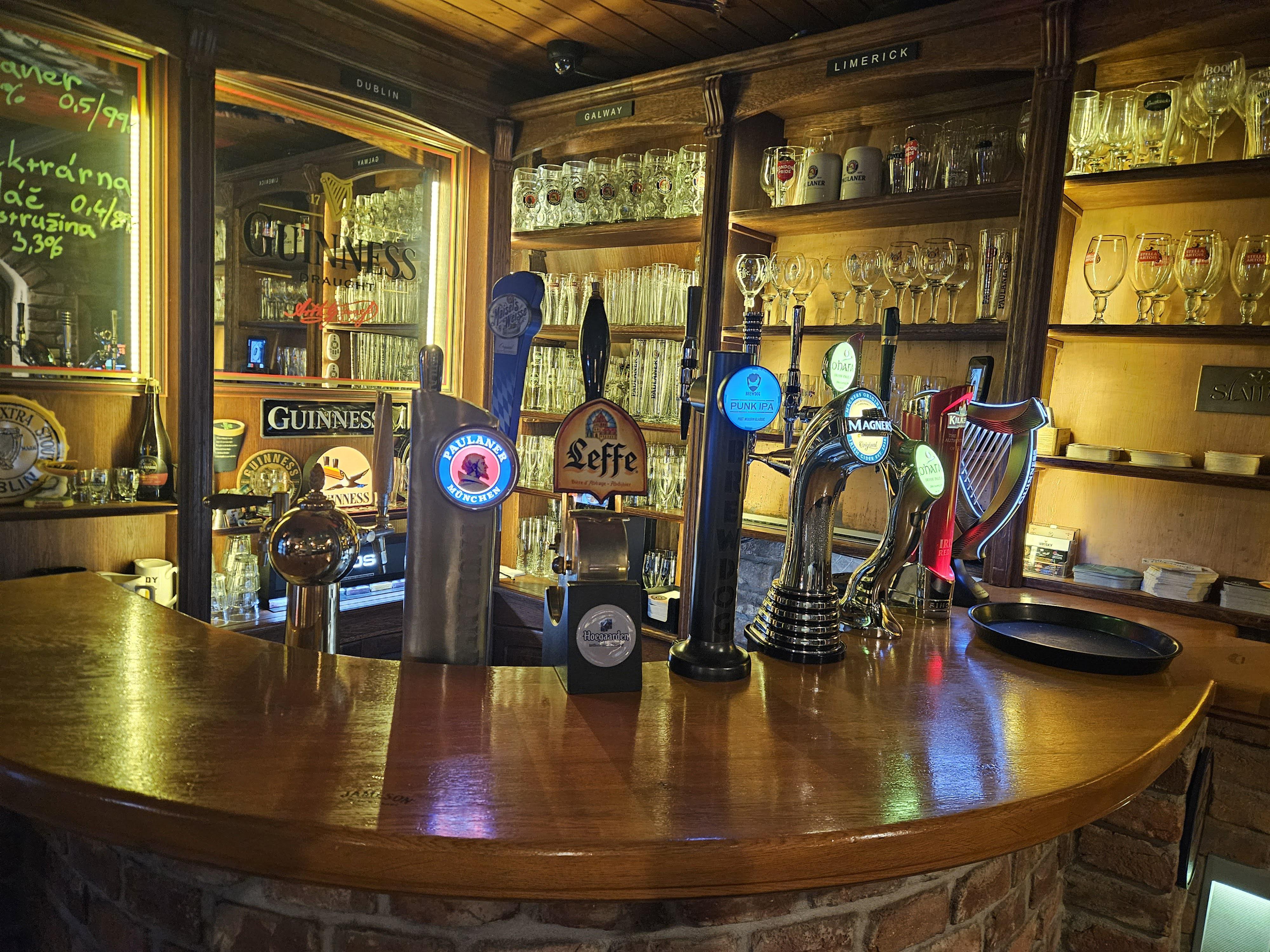 The BLACK STUFF Irish Pub & Whisky Bar foto 3