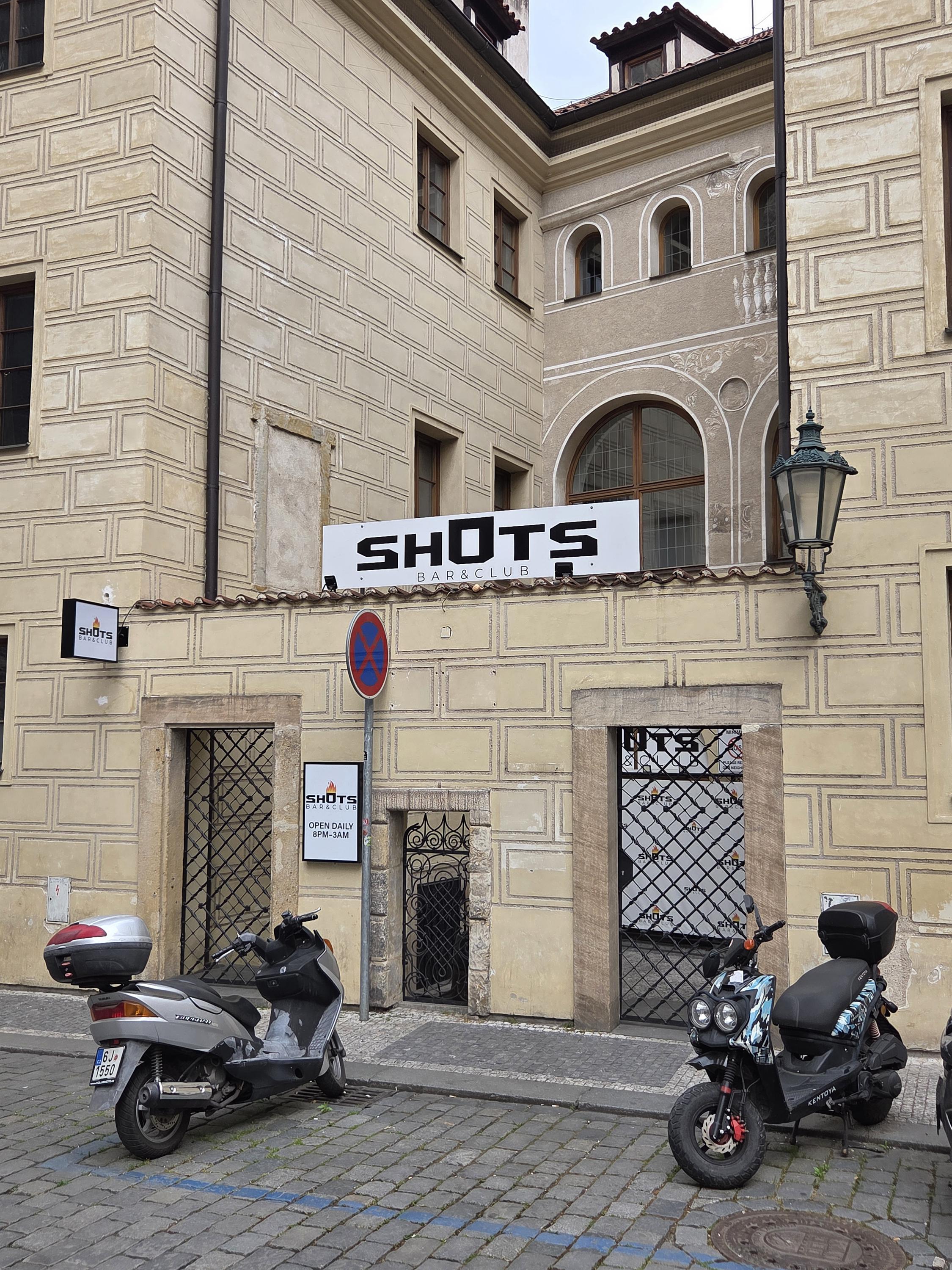 Shots Bar & Club foto 4