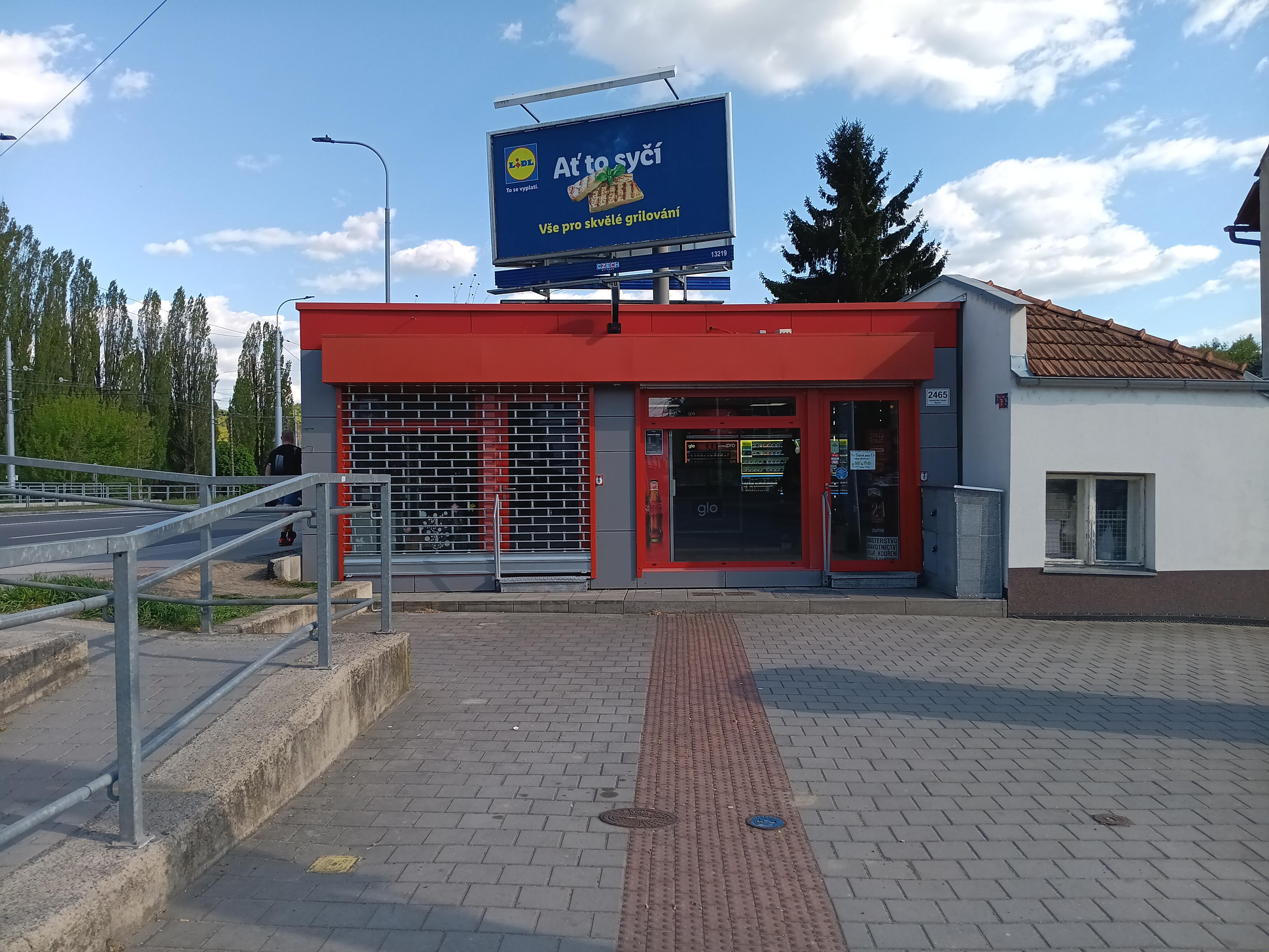Trafika náměstí 28. dubna foto 3