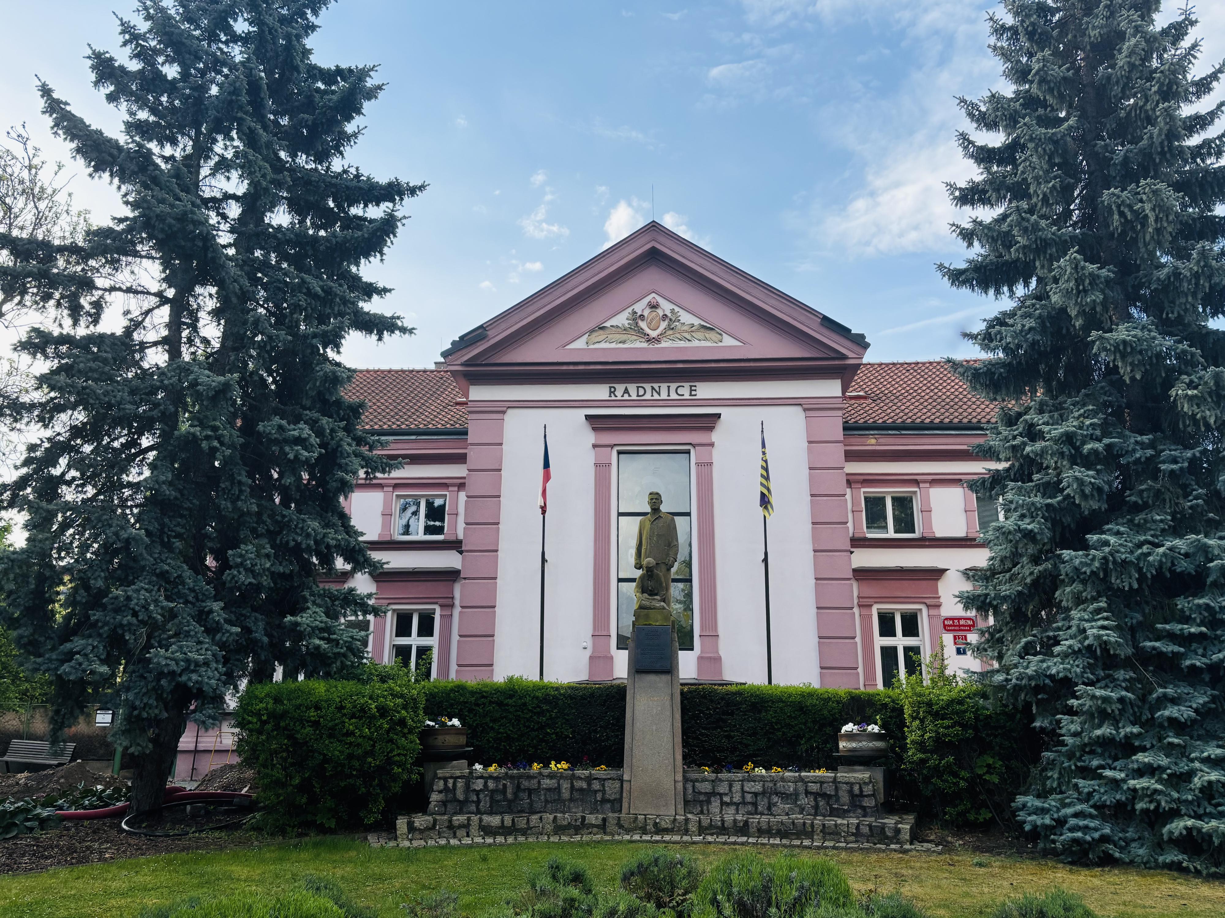Úřad městské části Praha - Čakovice foto 2