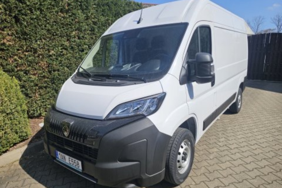 Půjčovna dodávek – Peugeot Boxer 11,5 m³ 1AN E558