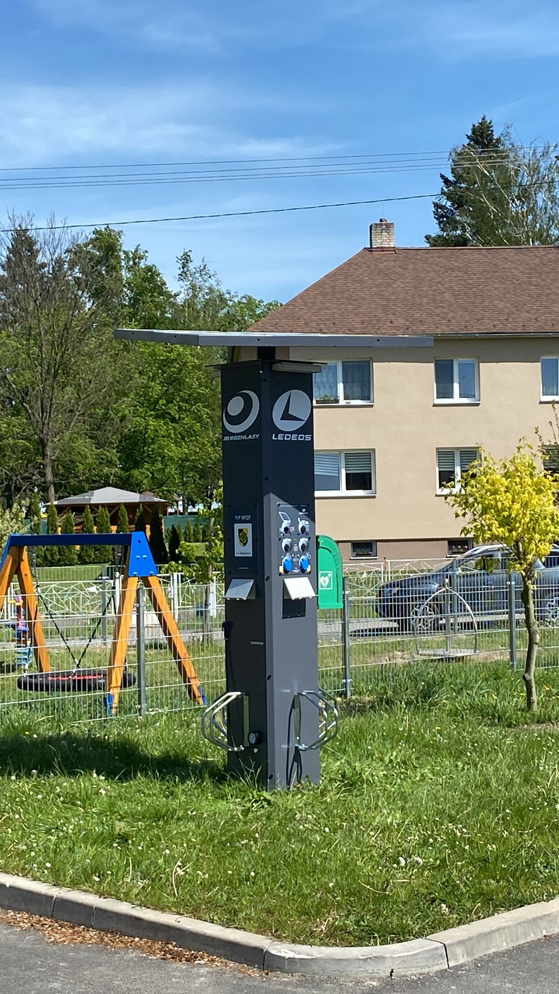 Multifunkční nabíjecí stanice TIP SPOT foto 2