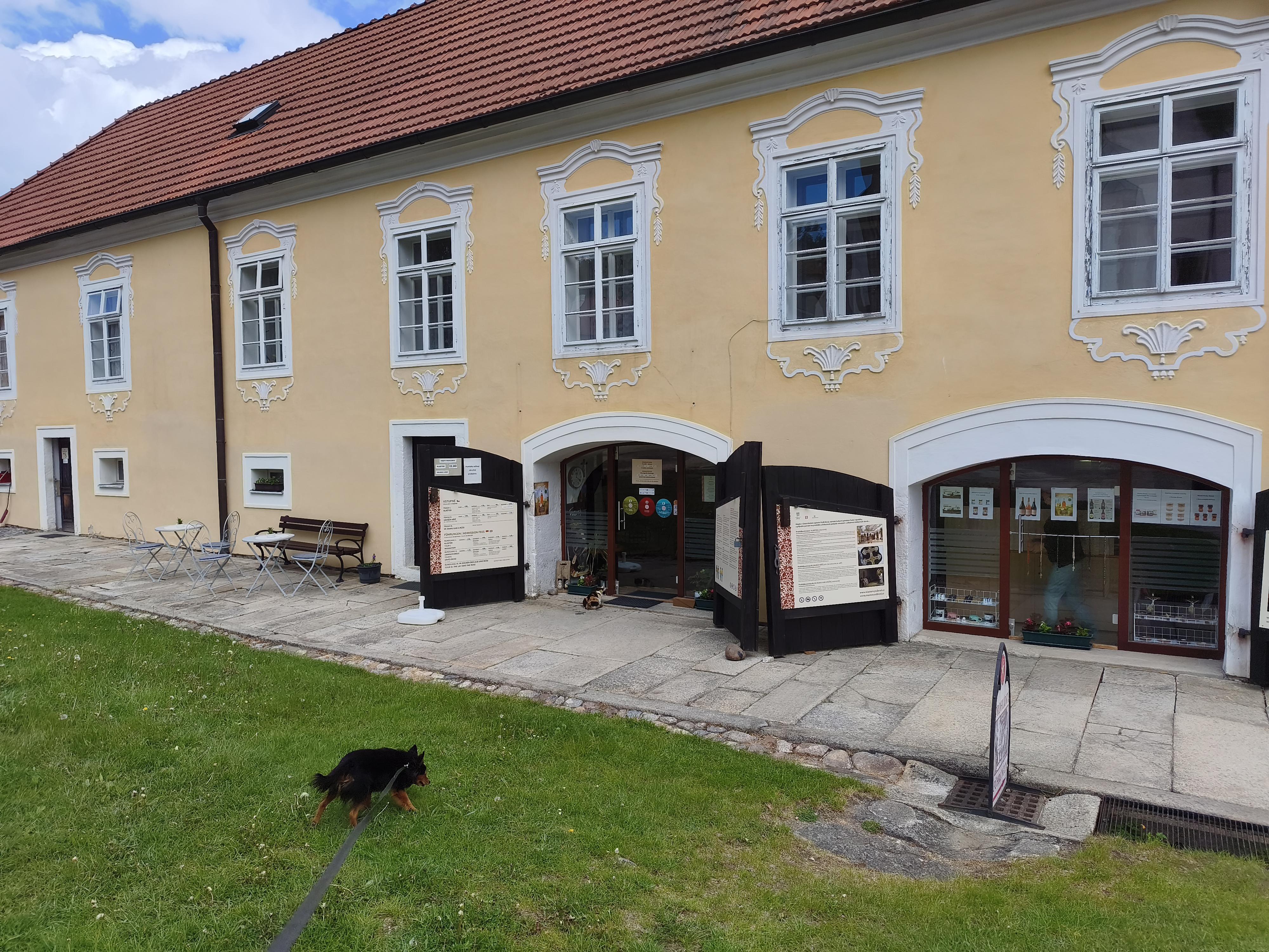Klášterní prodejna - Cisterciácké opatství Vyšší Brod foto 2