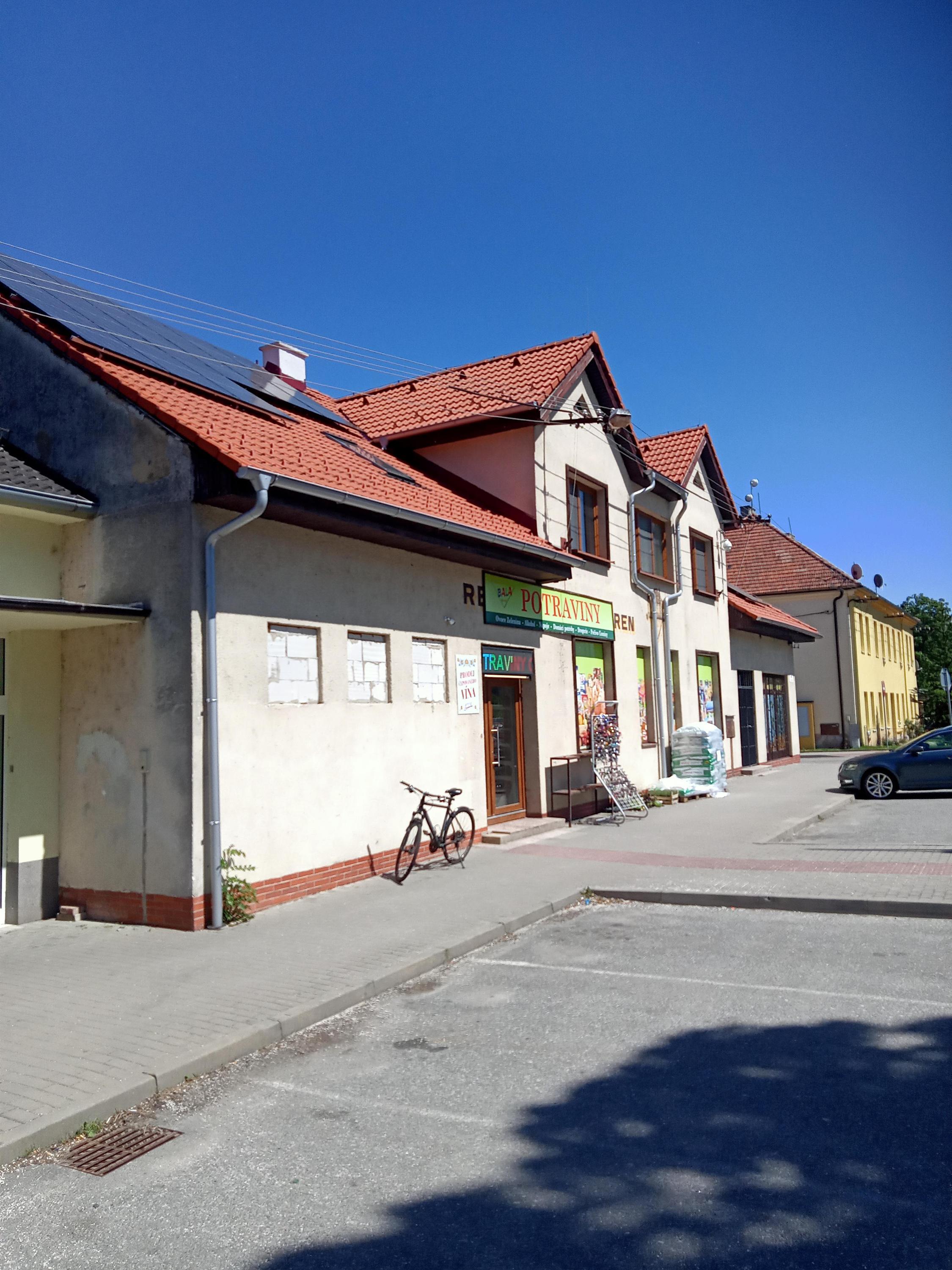 Potraviny nám. Em. Zahna foto 2
