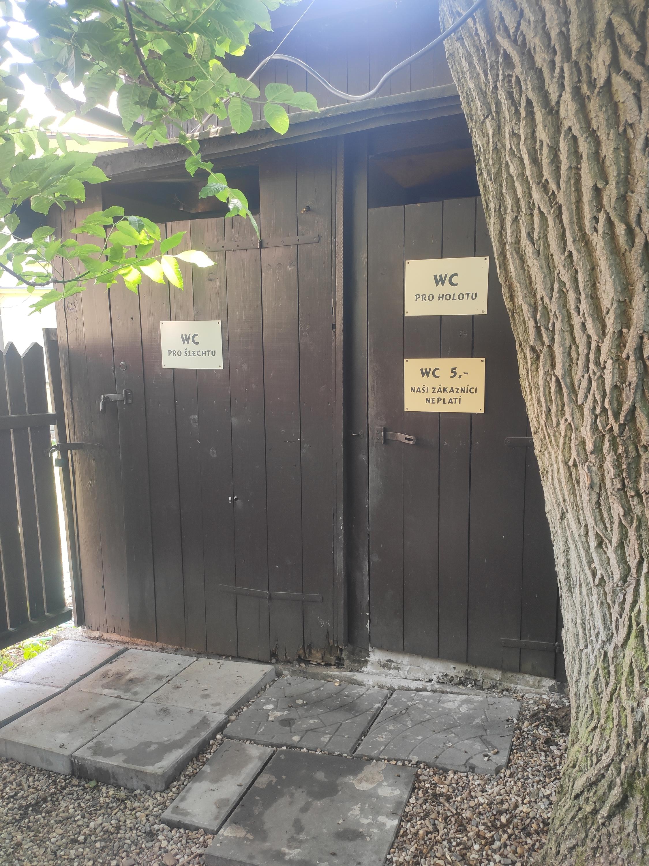 Kiosek u zámku foto 4