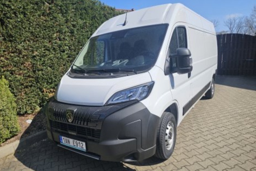 Půjčovna dodávek – Peugeot Boxer 13 m³ 1AN E912