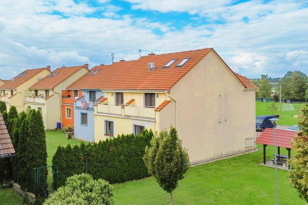 Mezonet 3+kk s garáží a zahrádkou, Velešovice