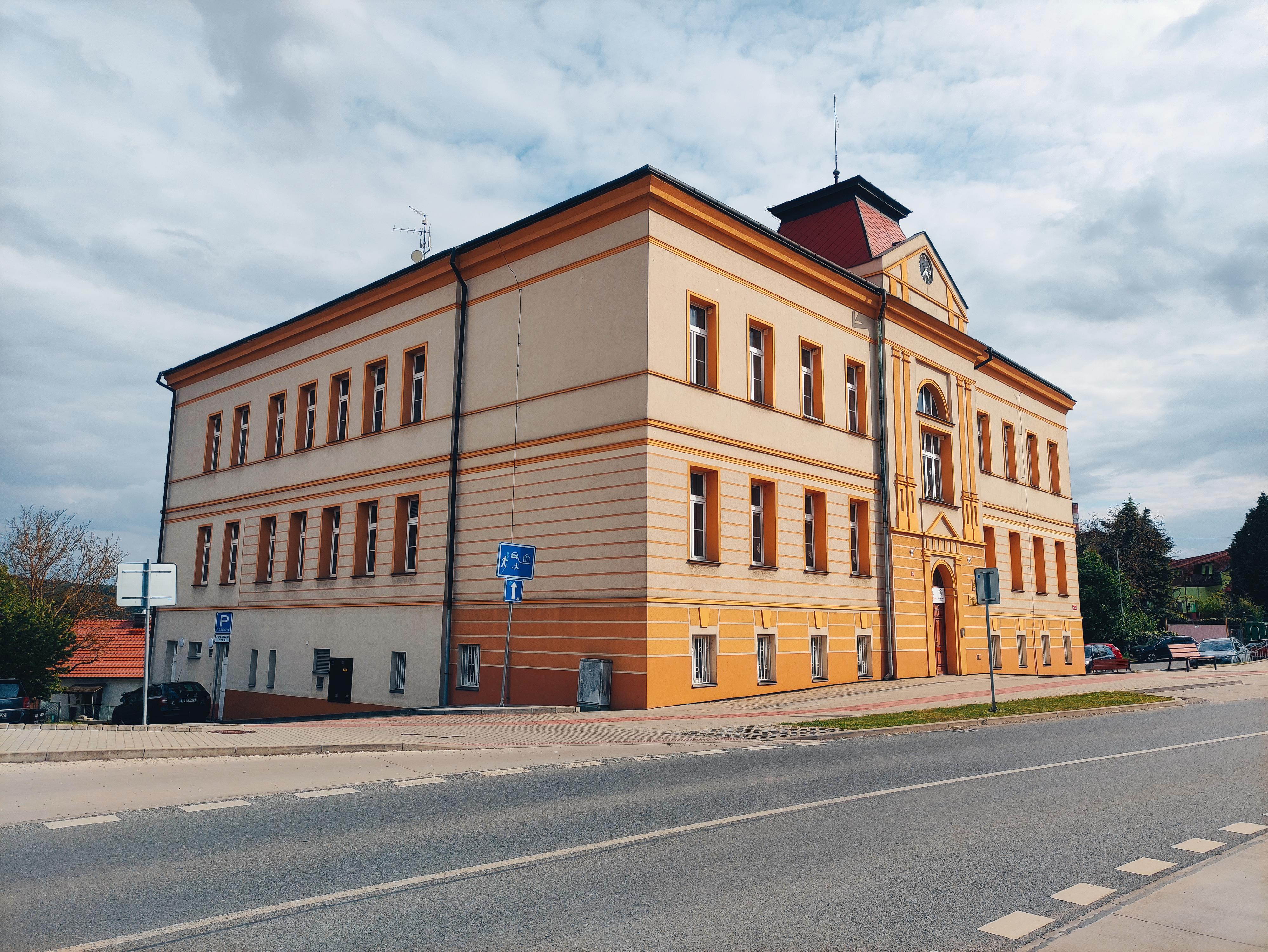 Základní škola Chrást, okres Plzeň-město, příspěvková organizace foto 2