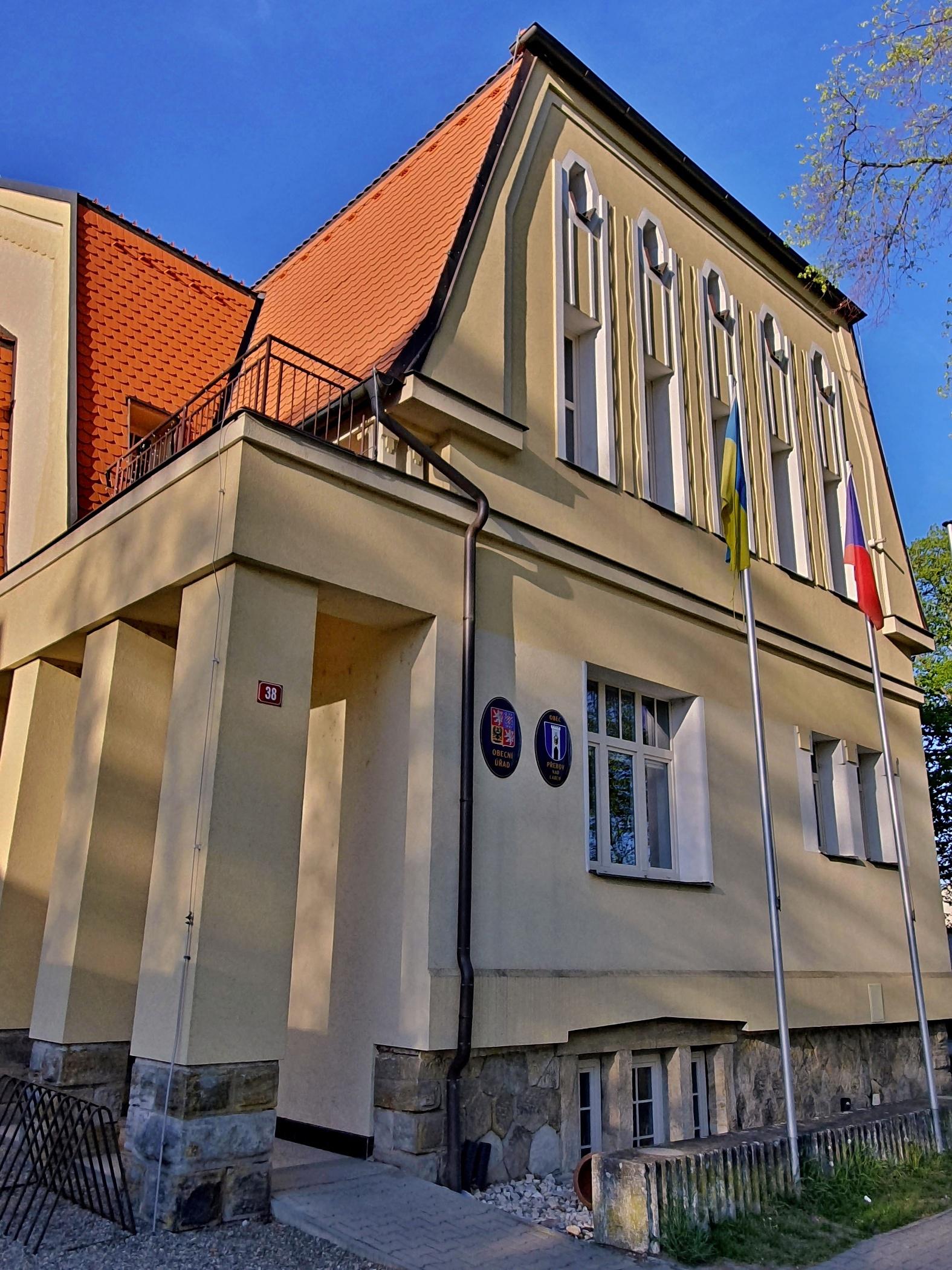 Přerov nad Labem - obecní úřad foto 2