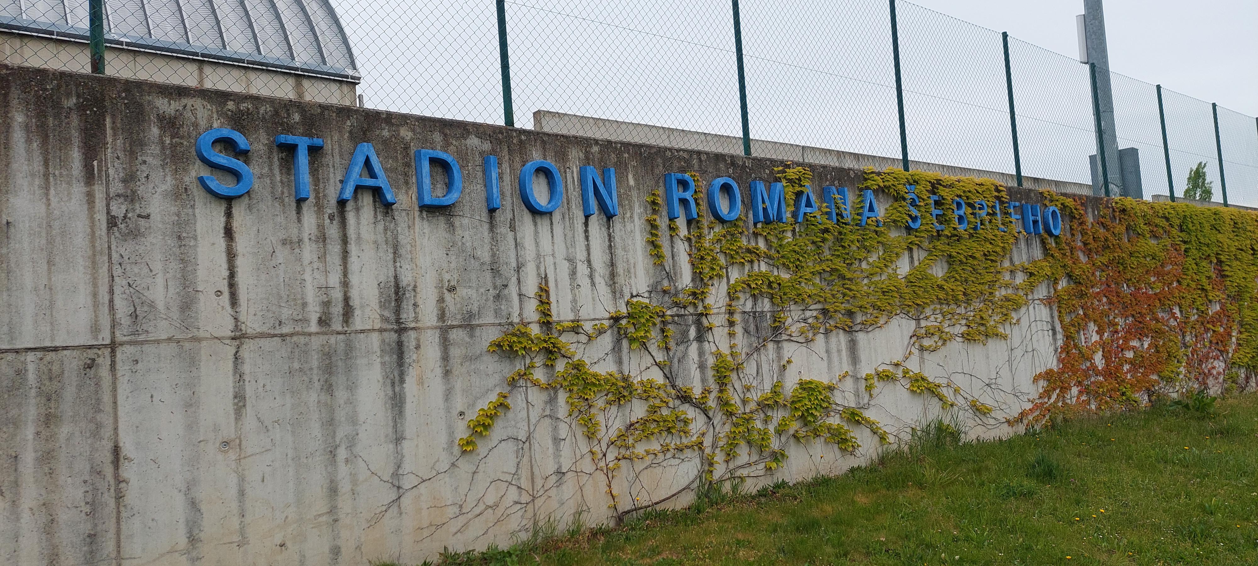 Lehkoatletický stadion Romana Šebrleho foto 1