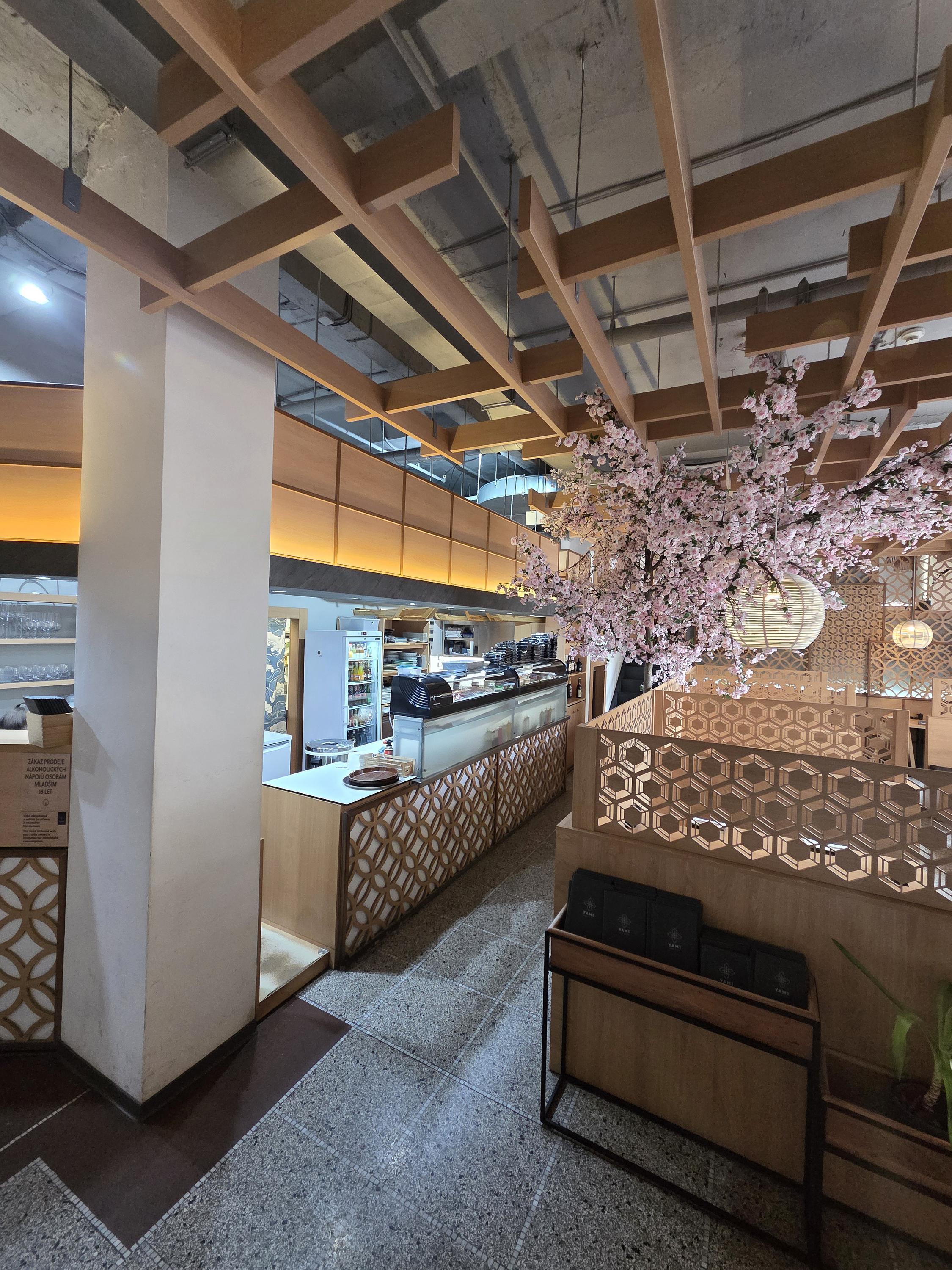 YAMI Sushi Bistro foto 2