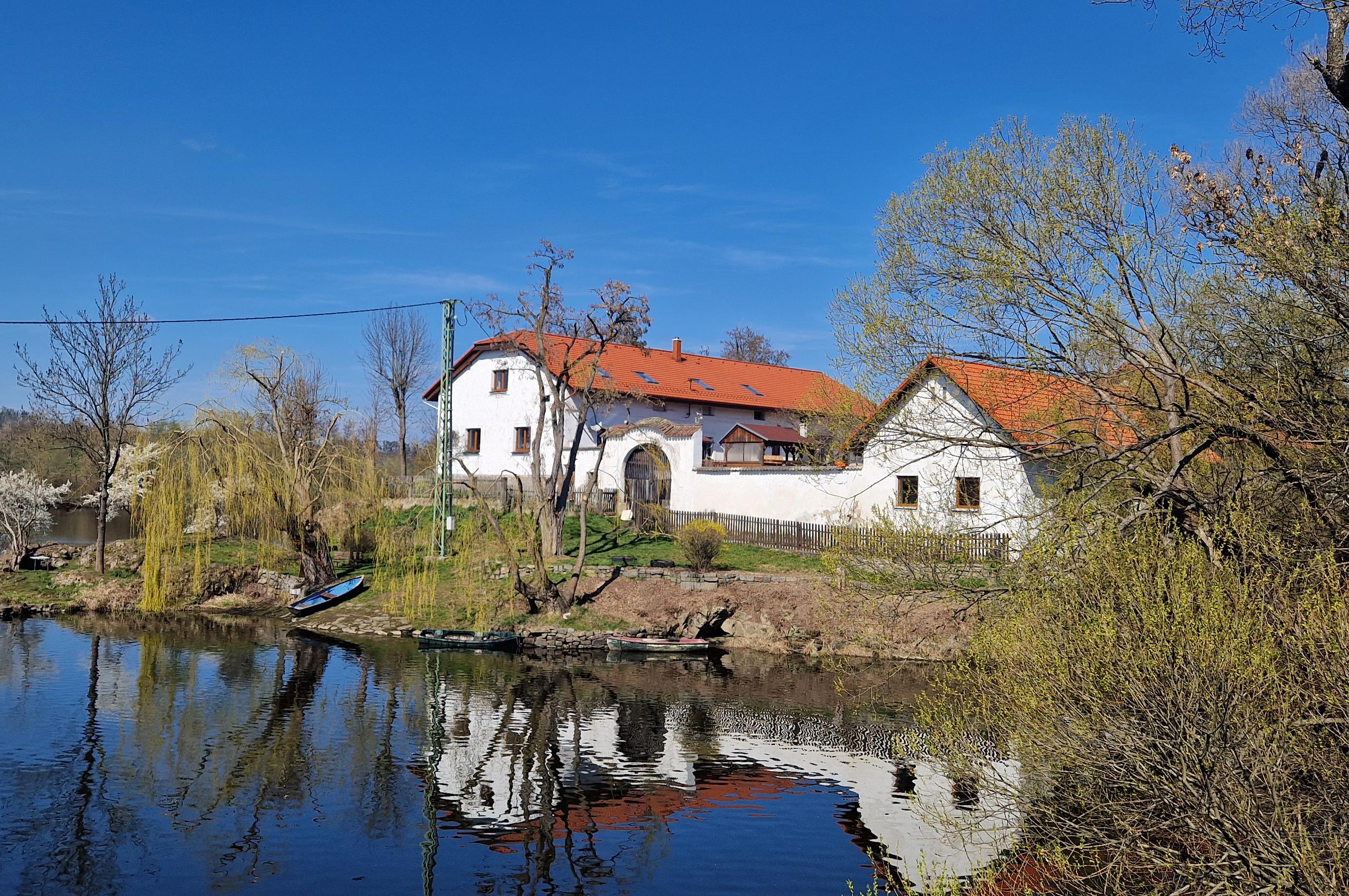 Statek Zrůbek