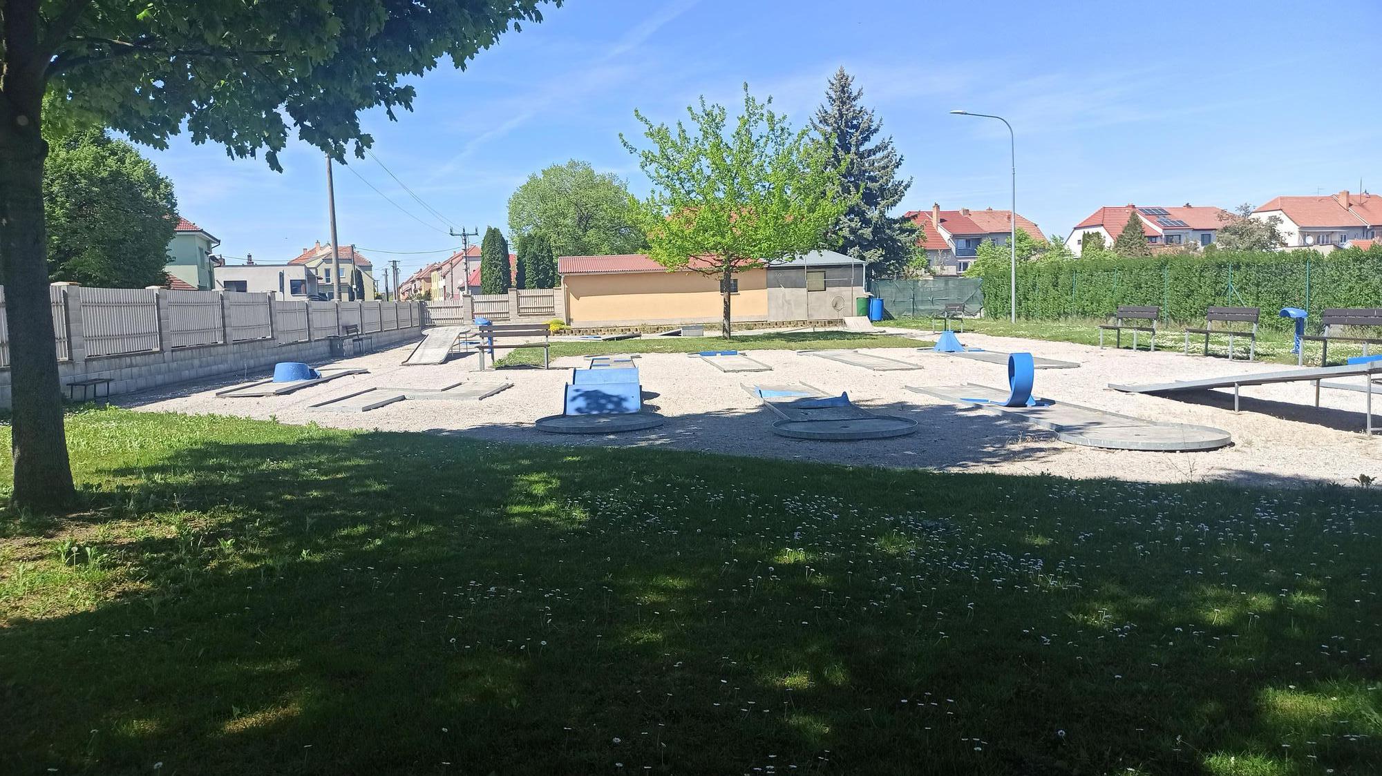 Minigolf Milotice foto 2