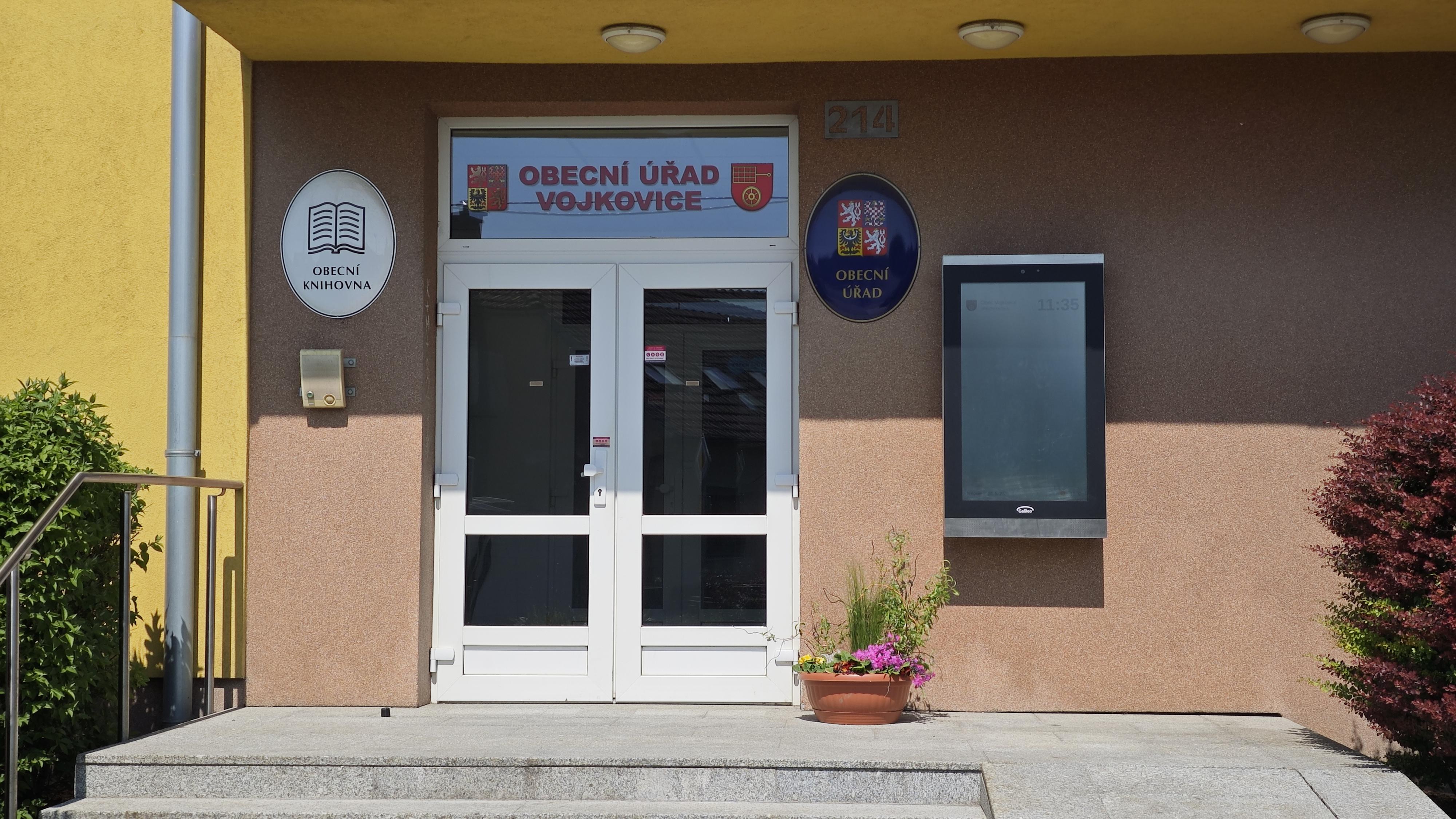 Vojkovice - obecní úřad foto 4