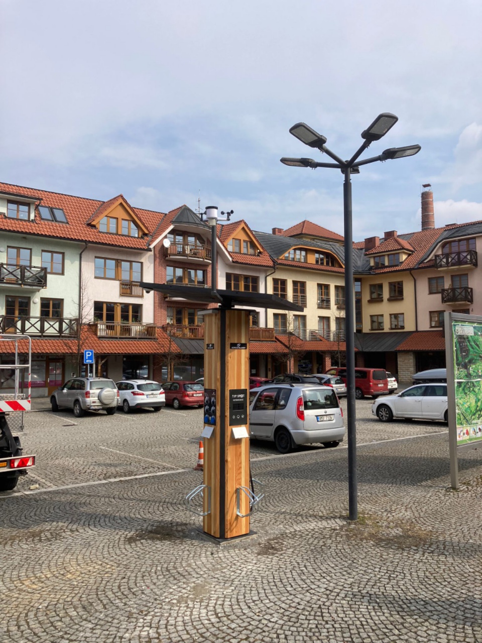 Multifunkční nabíjecí stanice TIP SPOT foto 2