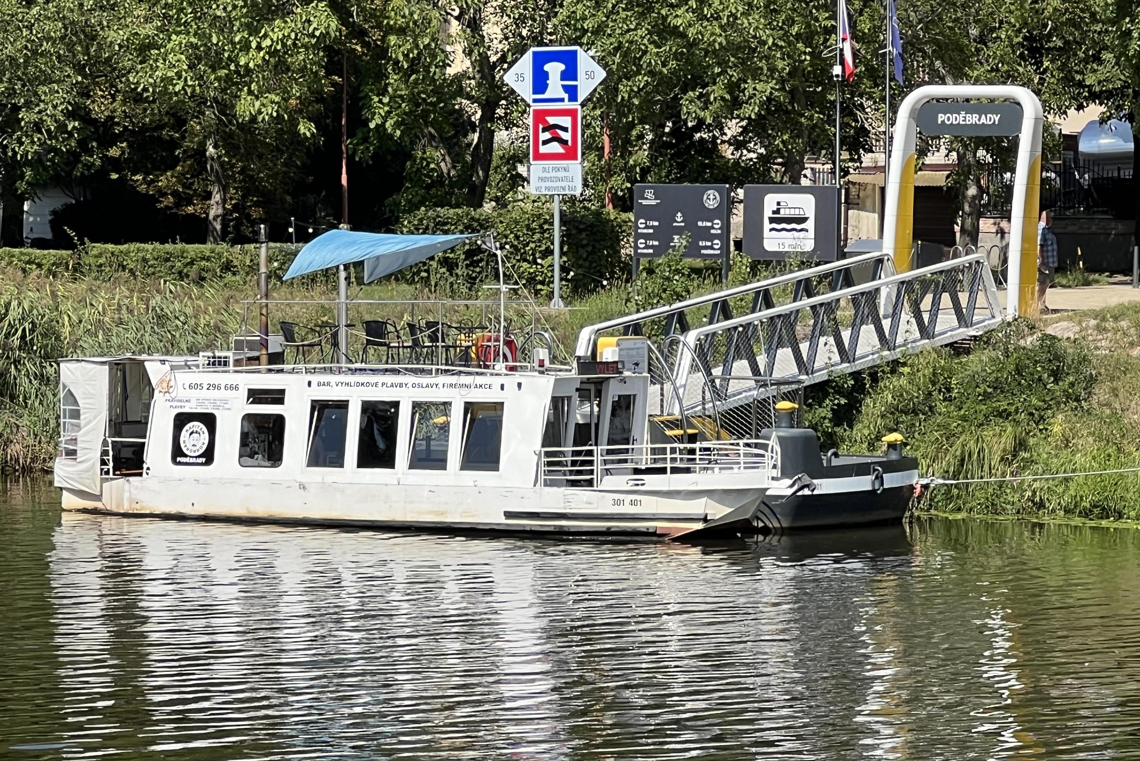 LODNÍ ŠKOLA - 1. LABSKO-VLTAVSKÁ PLAVEBNÍ SPOLEČNOST- LODNÍ AKADEMIE