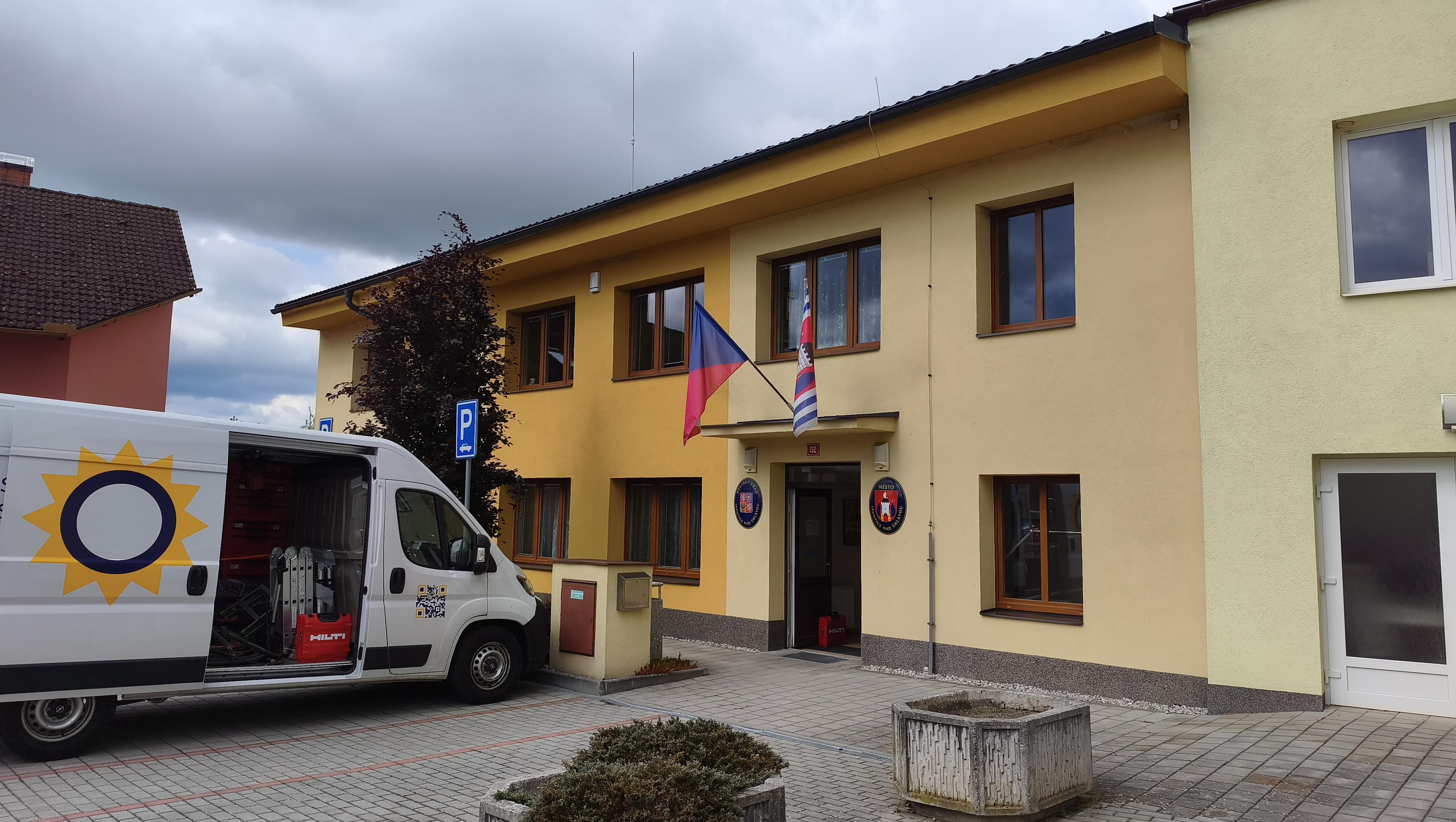 Janovice nad Úhlavou - městský úřad foto 2