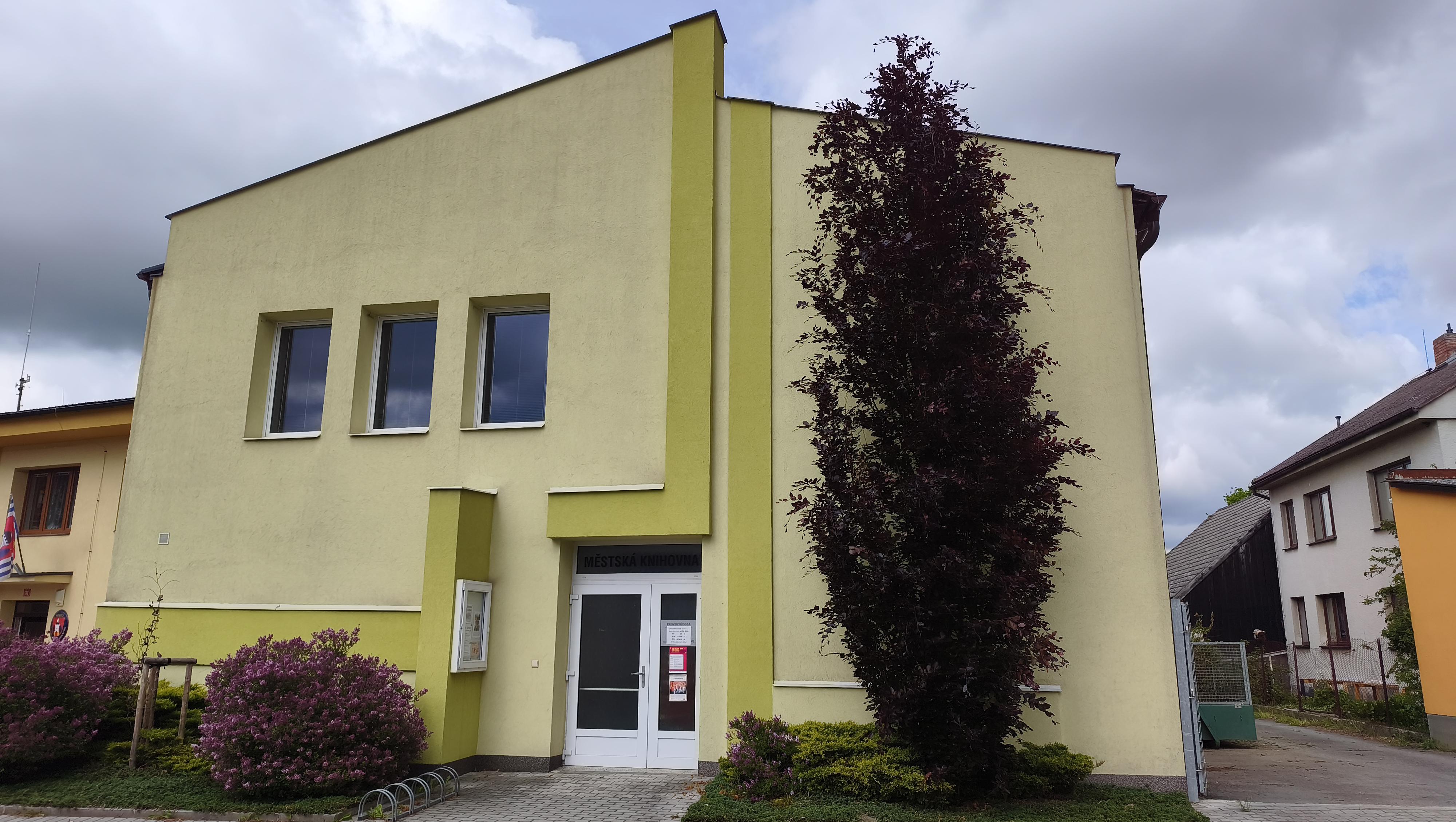 Městská knihovna Janovice nad Úhlavou foto 2