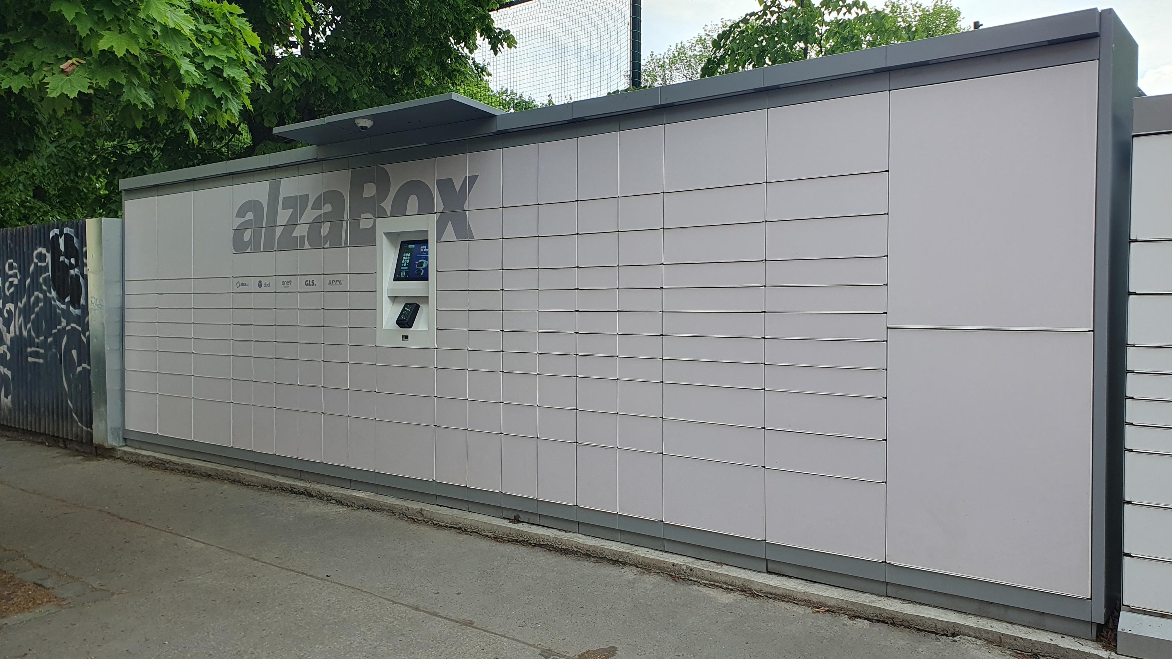 AlzaBox