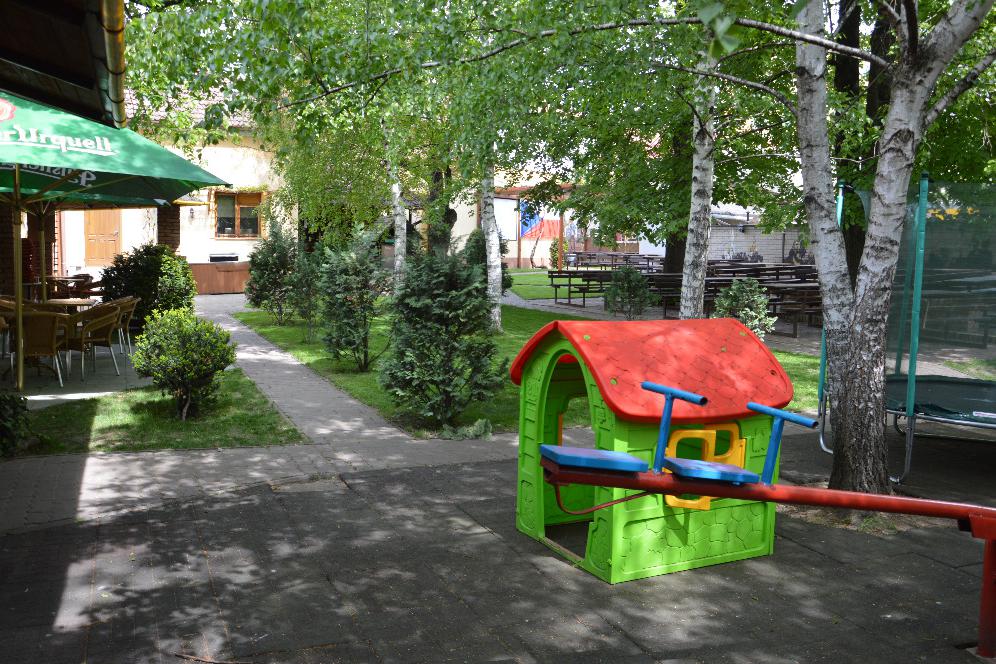 Letní pohoda na zahrádce Restaurace Nový Svět