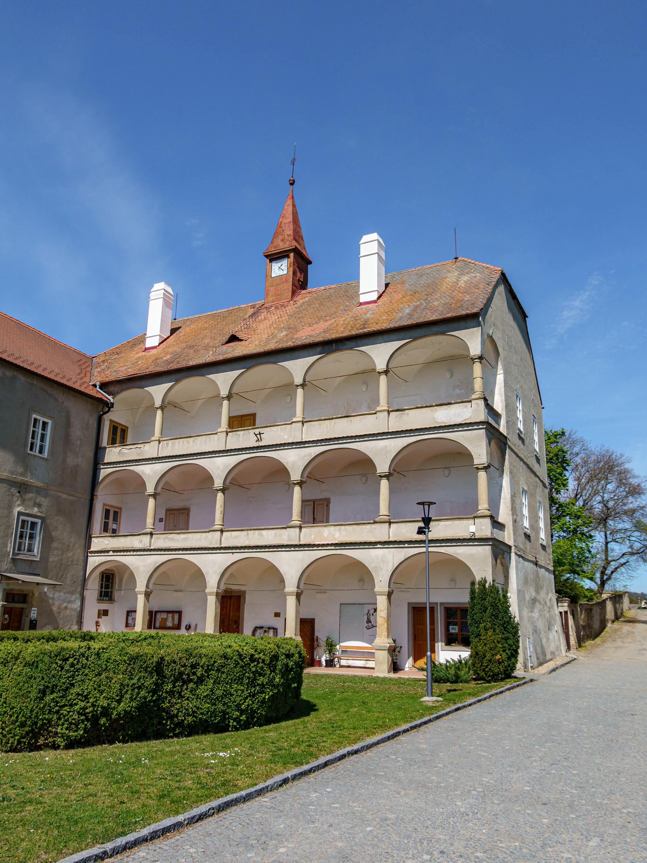 Bohutice - obecní úřad foto 3