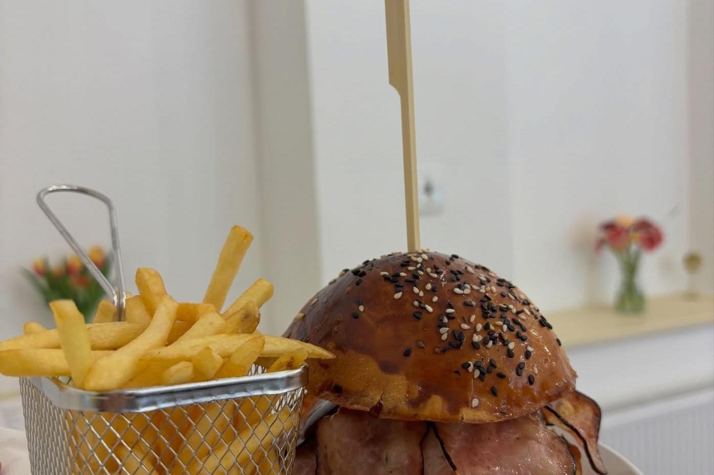 A&J Burger