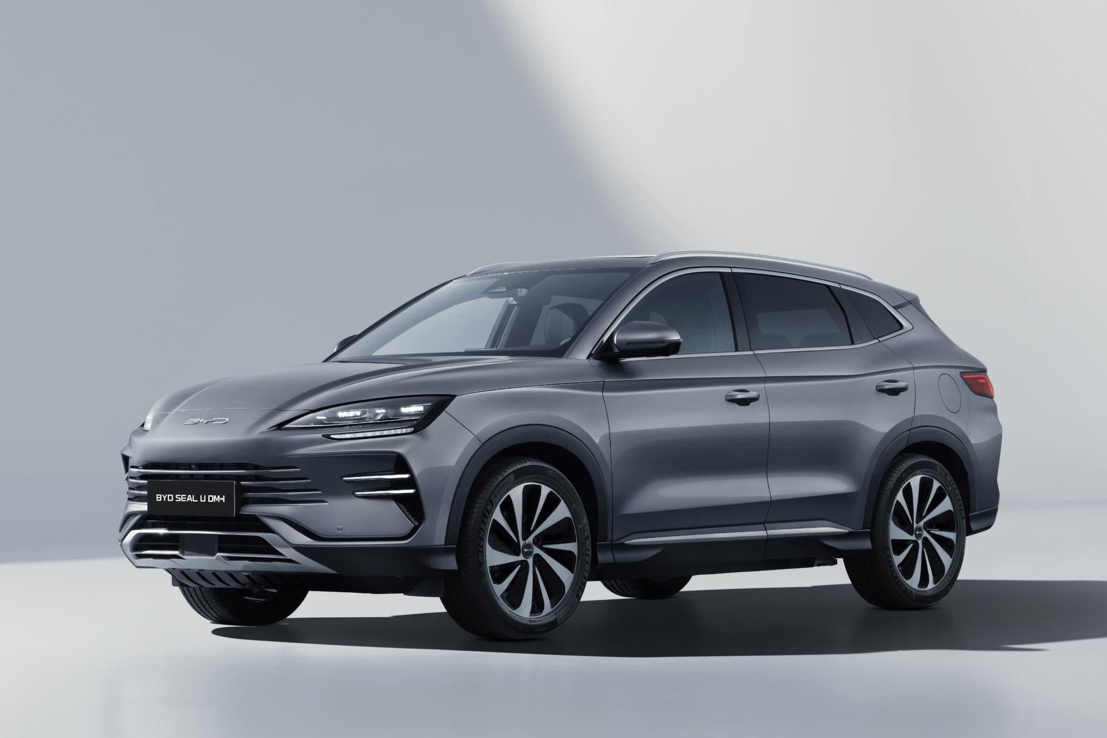 BYD SEAL U DM-i | futuristické prvky, rodinné SUV