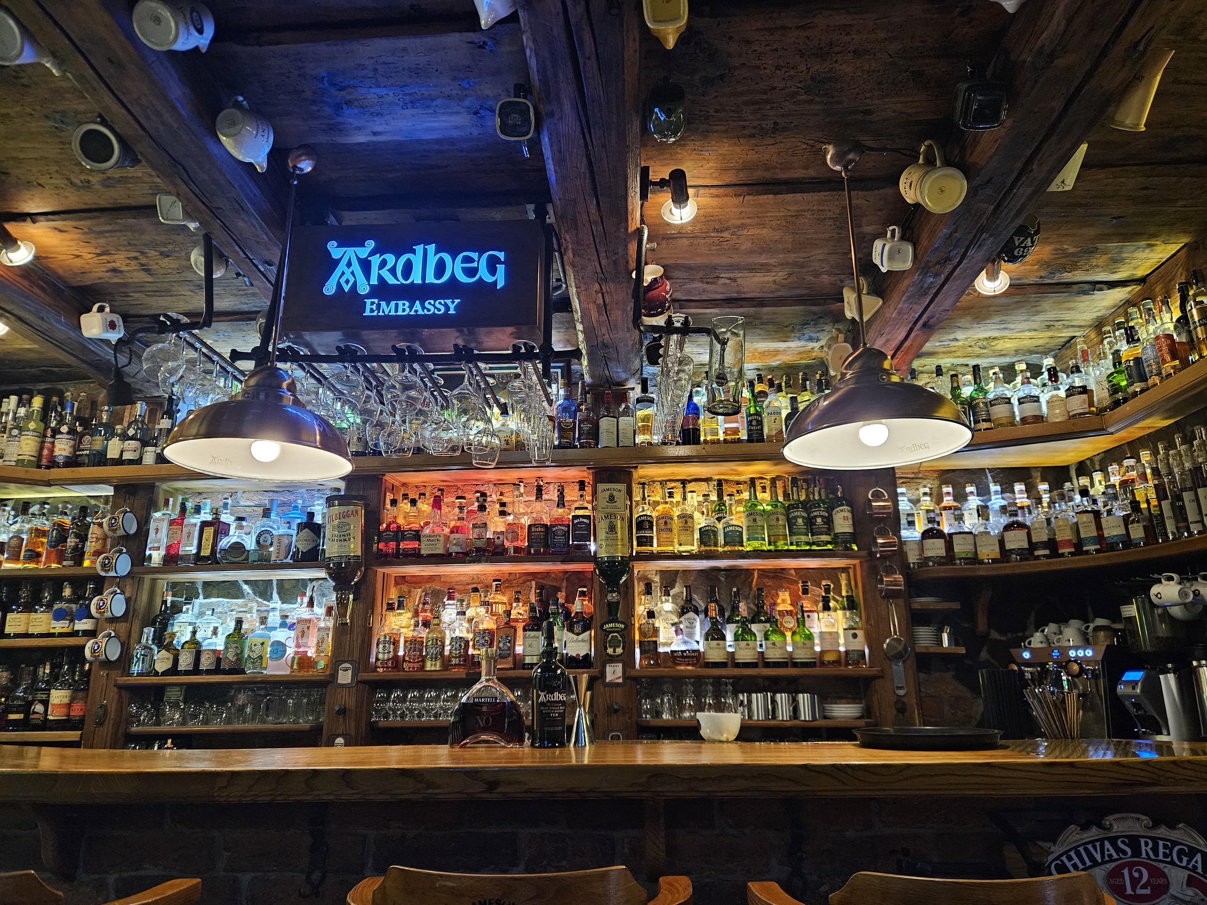 The BLACK STUFF Irish Pub & Whisky Bar foto 6