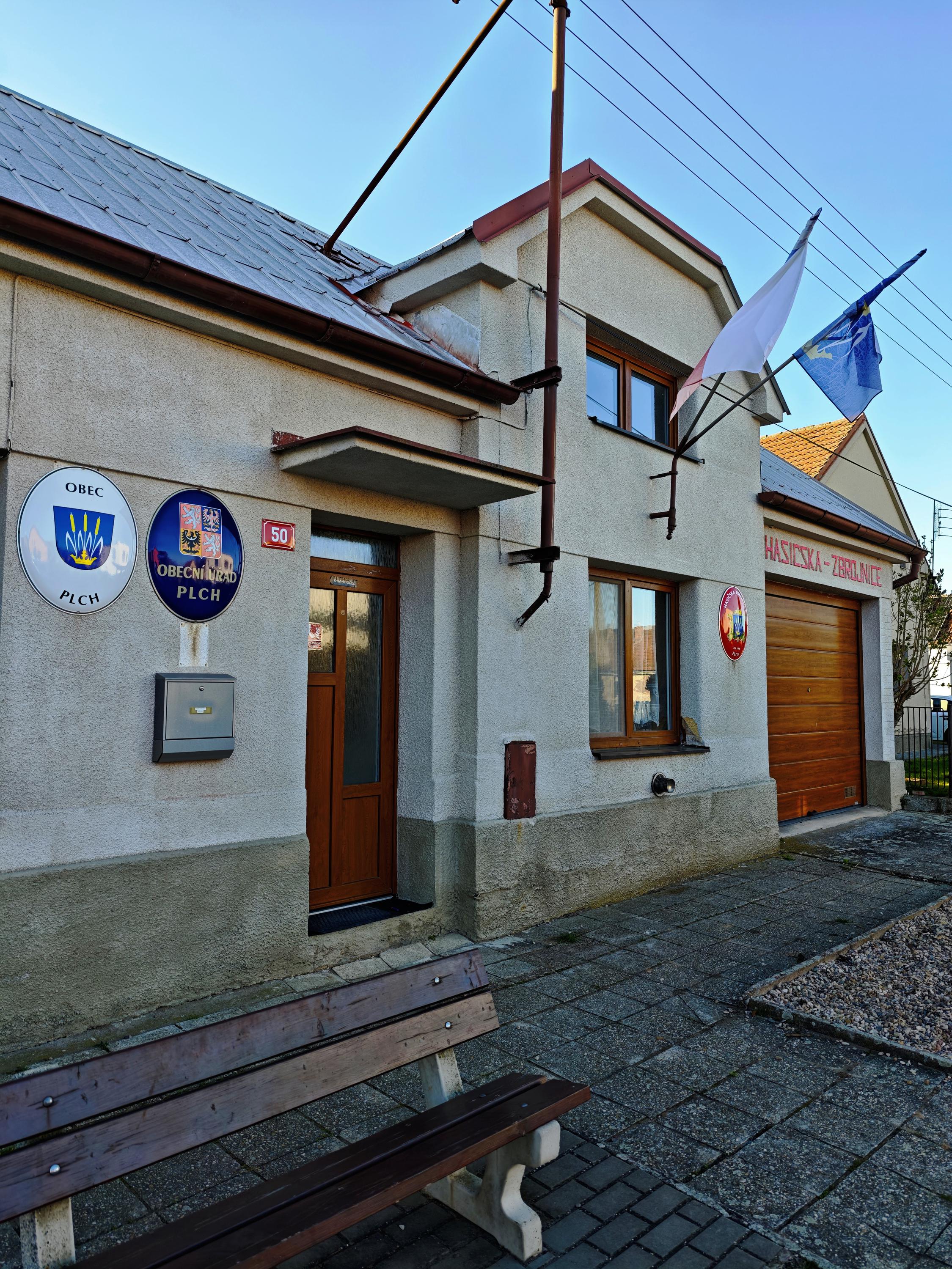 Plch - obecní úřad foto 2