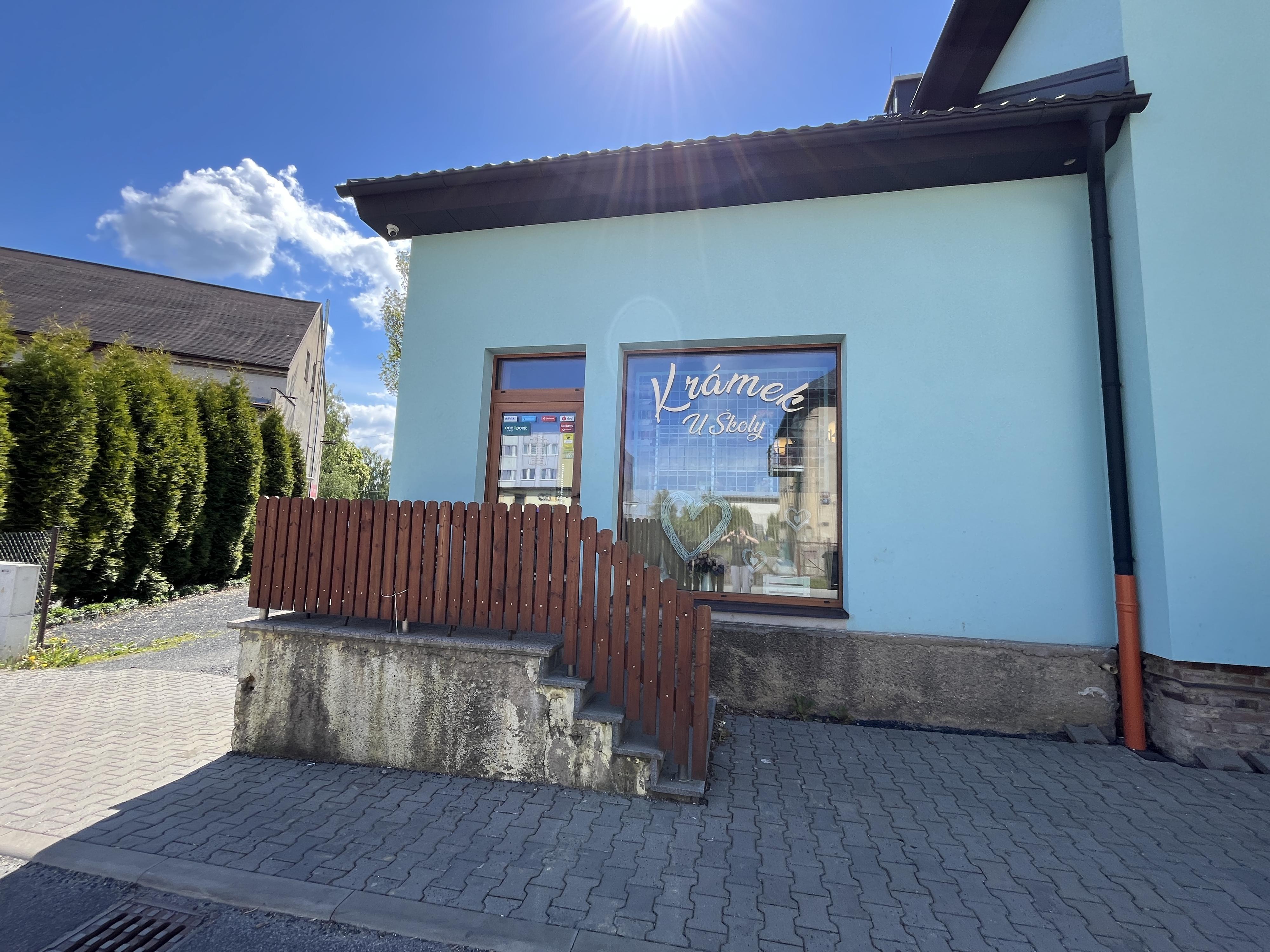 Krámek u školy
